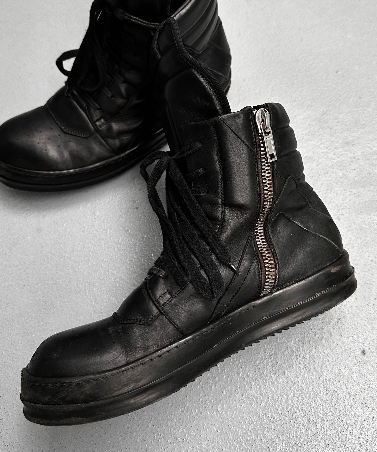 Rick Owens AW18 “SISYPHUS” All-black Leather Geobasket Sneakers