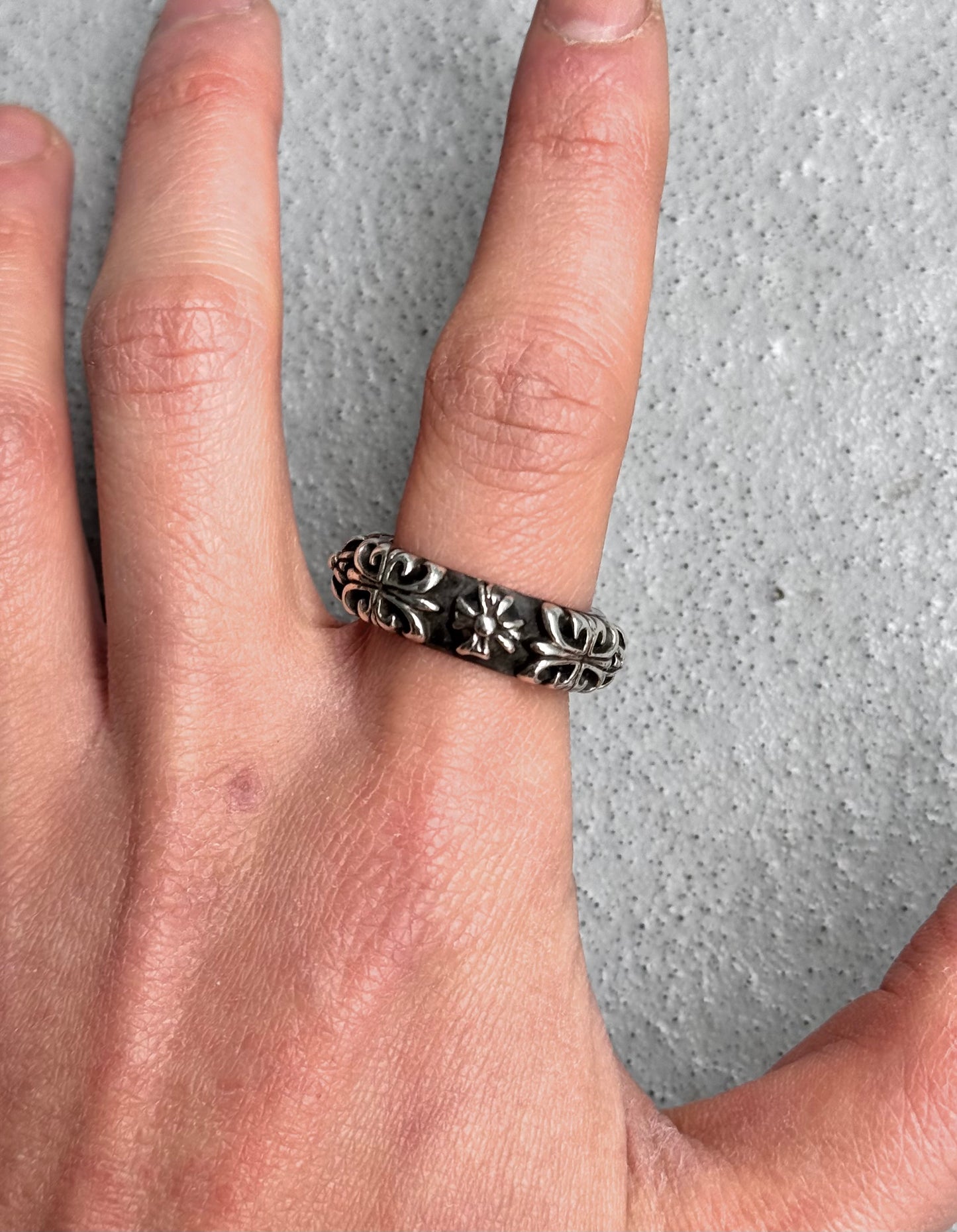 A&G Rock N’ Roll Couture Early 00s Silver Fleur Cross Band Ring