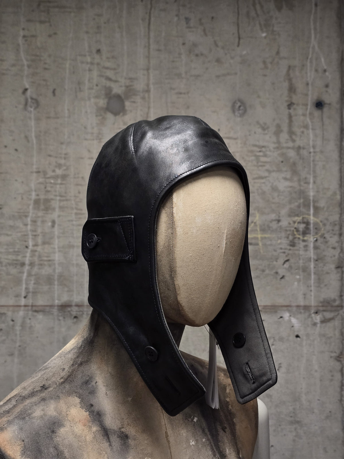 DEEPTI Collection °025-026 'LA–175R RAF-99' Padded One-piece Horse Leather Aviator Hat