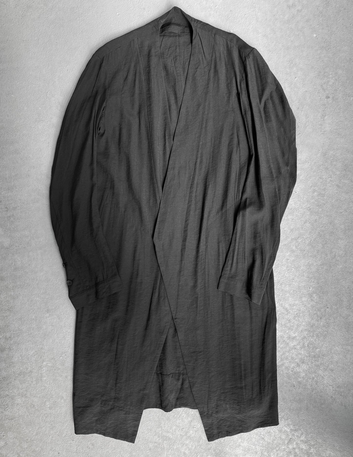 Julius_7 AW17 Asymmetrical Cut Silk-blend Long Over-shirt