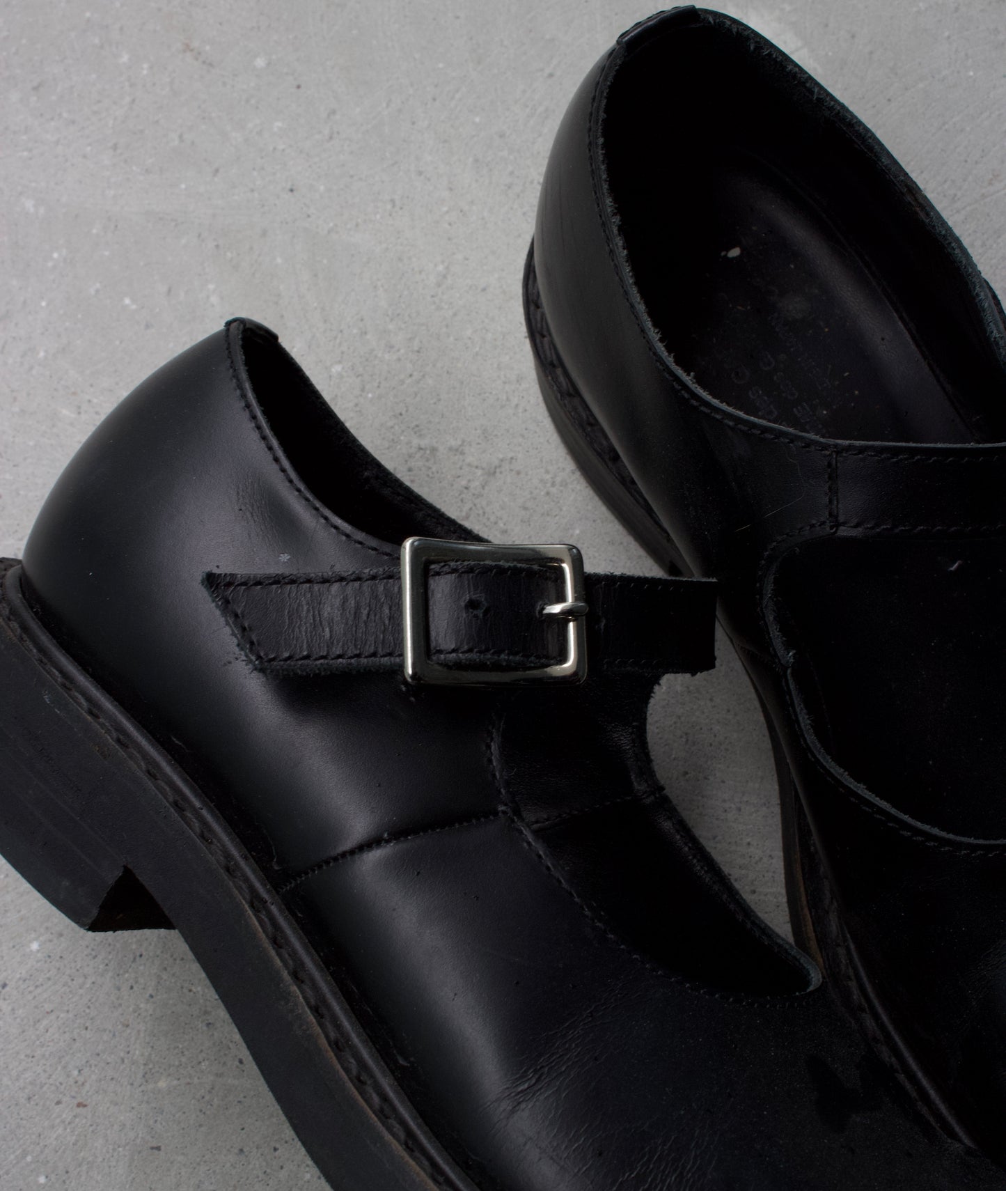 COMME des GARÇONS “Mary Jane” Leather Strap Shoes