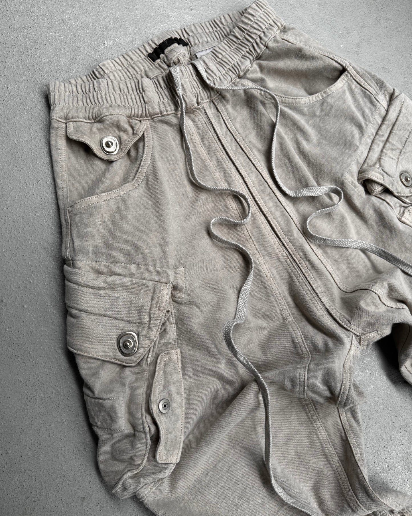 Julius_7 SS10 “neurbanvolker;” Drop-crotch Gas-Mask Cargo Shorts