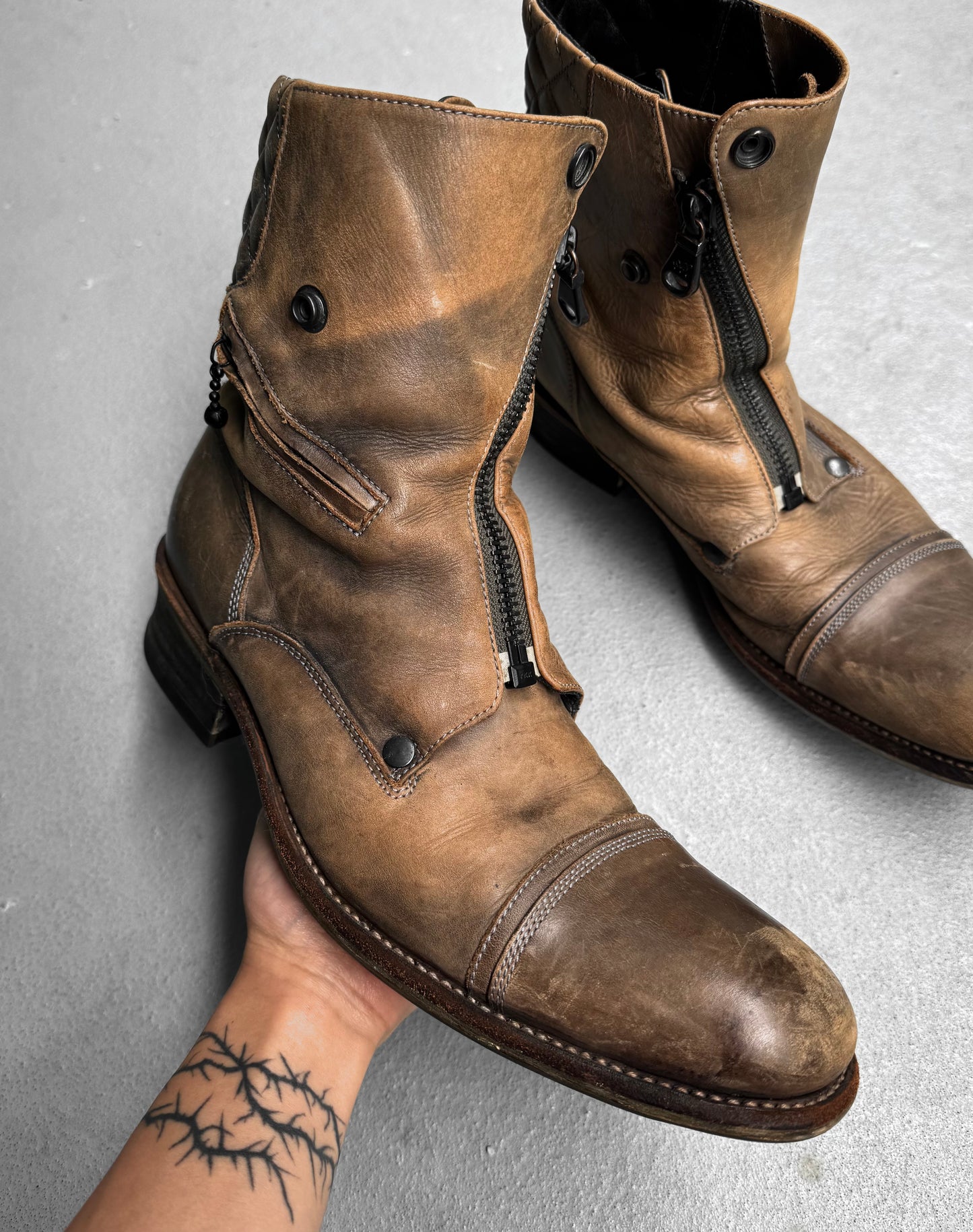 alfredoBANNISTER Early 00s Asymmetrical Zip Leather Combat Boots