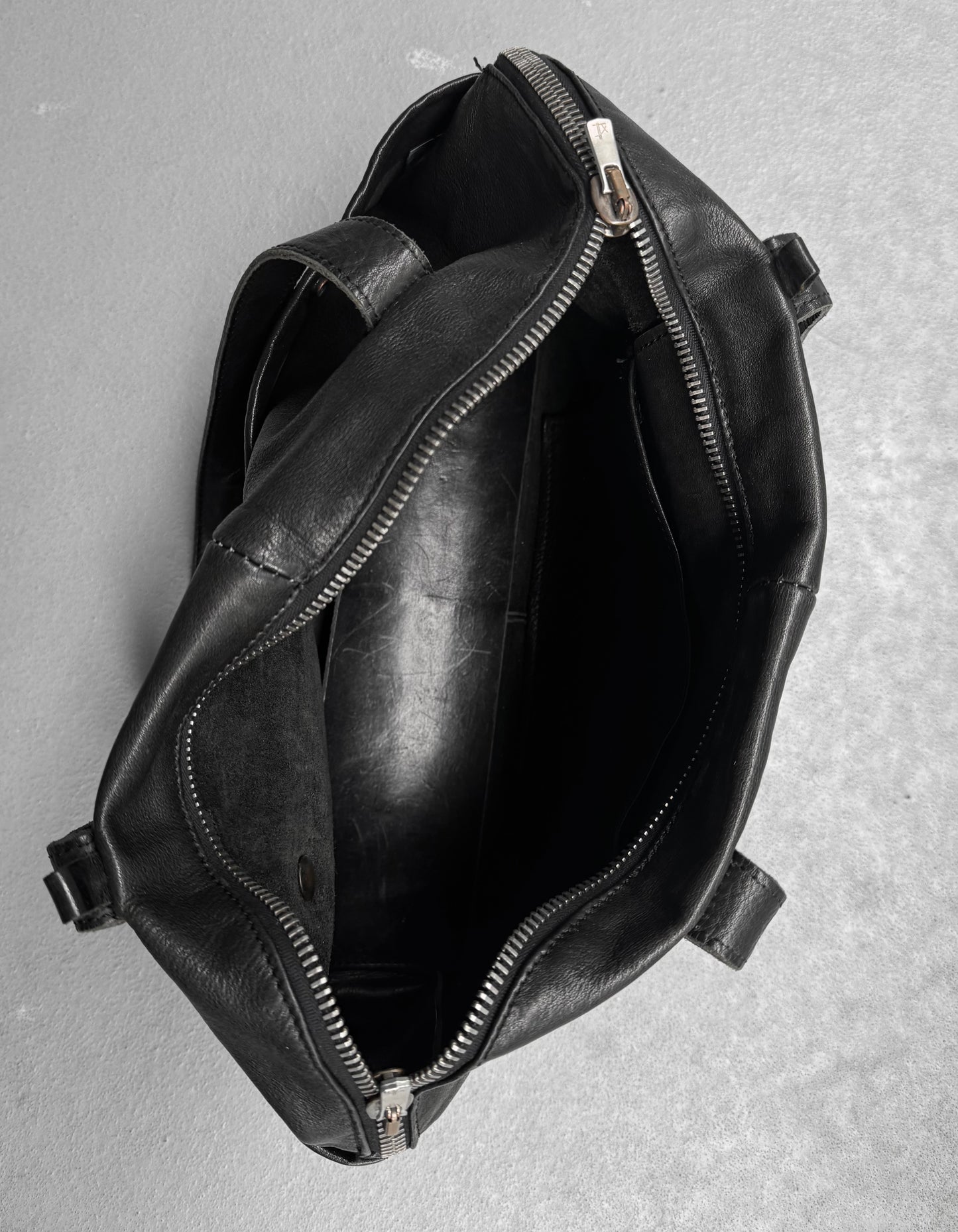 10sei0otto Black Bovine Leather ‘Boston’ Hand Bag
