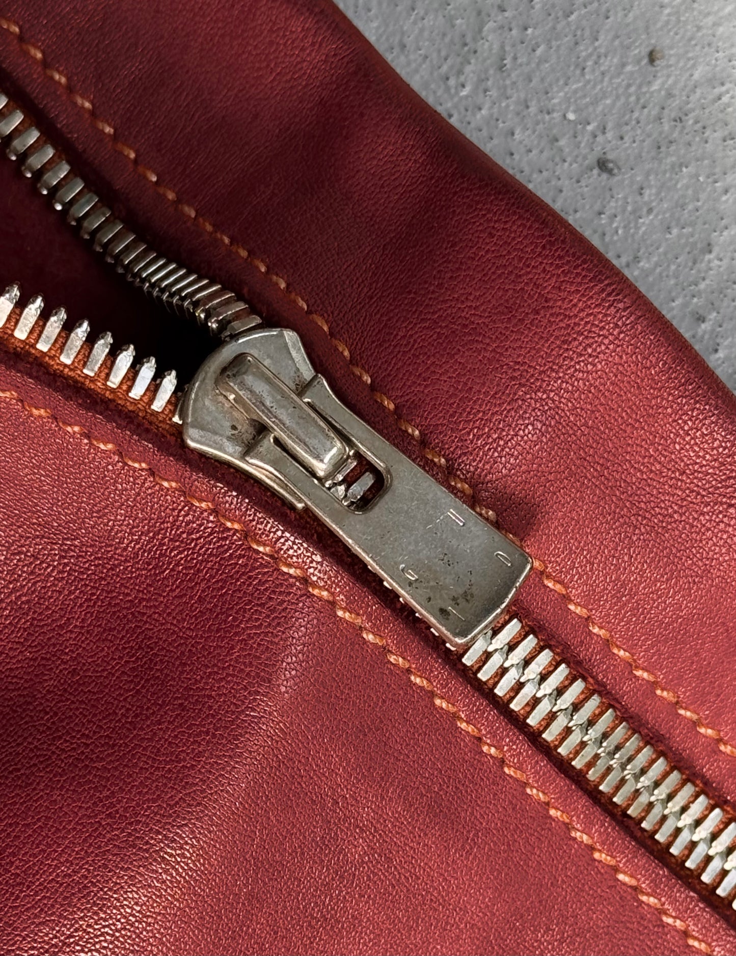 GUIDI ‘Q10M’ Red Full-grain Horse Leather Shoulder Bag
