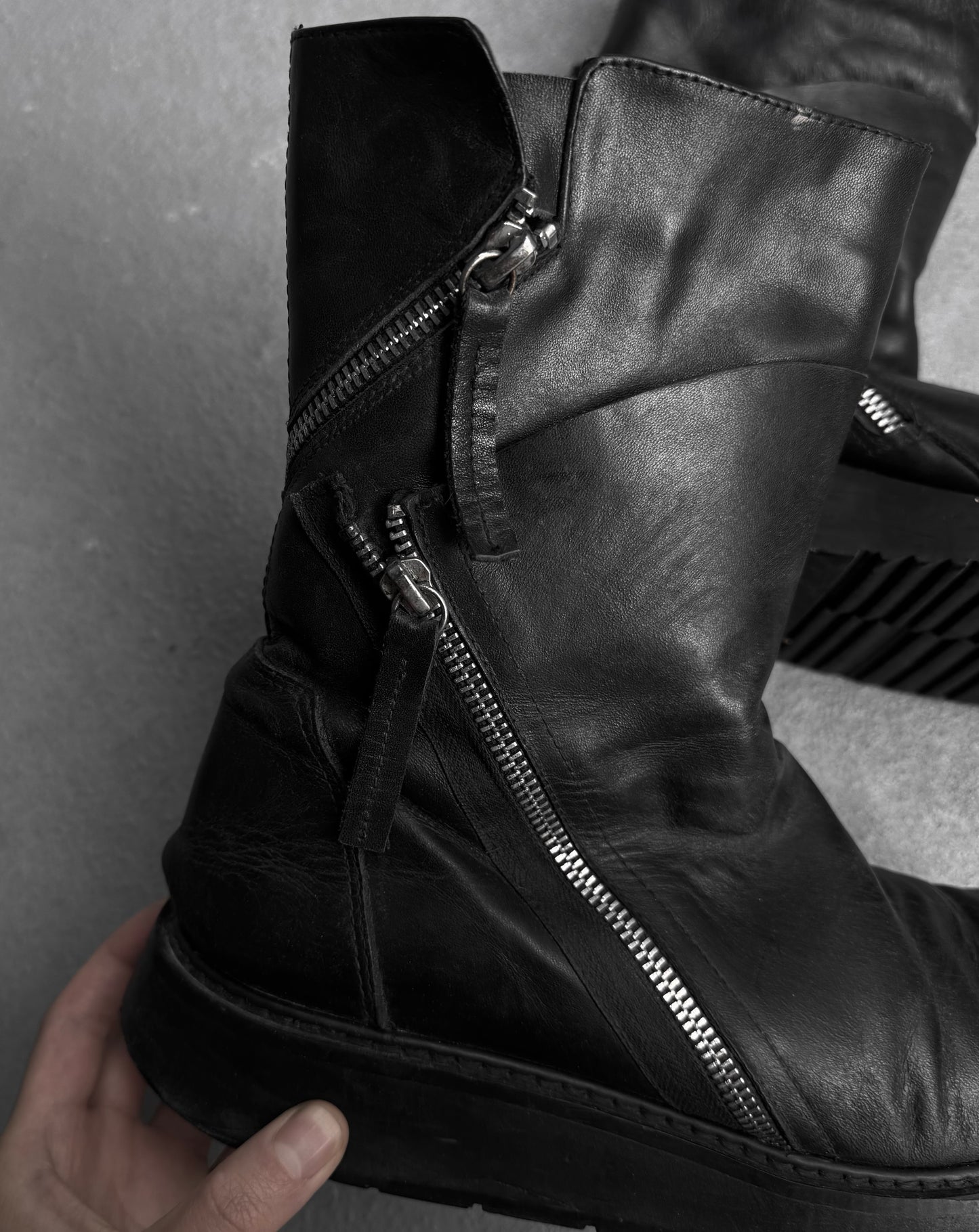 Cinzia Araia Early 00s Spiral Zip Leather Creeper Boots