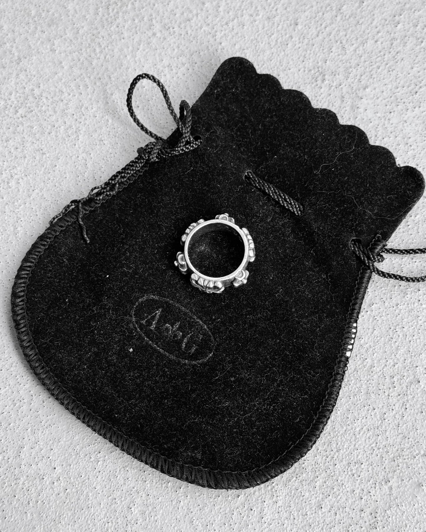 A&G Rock N’ Roll Couture Early 00s Vine Band Silver Ring