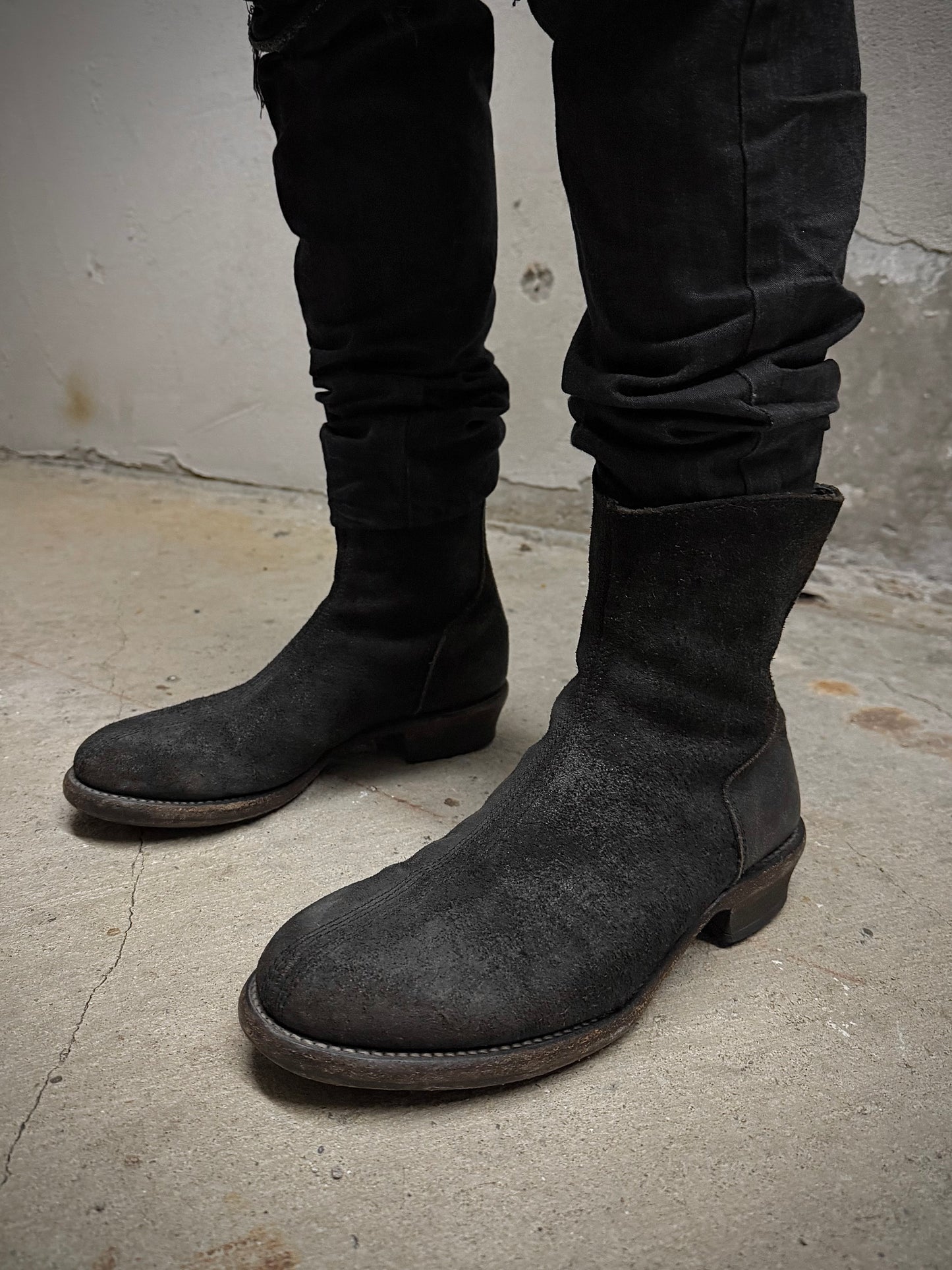 Julius_7 SS10-11 “neurbanvolker;” Reverse Cow Leather Back Zip Boots