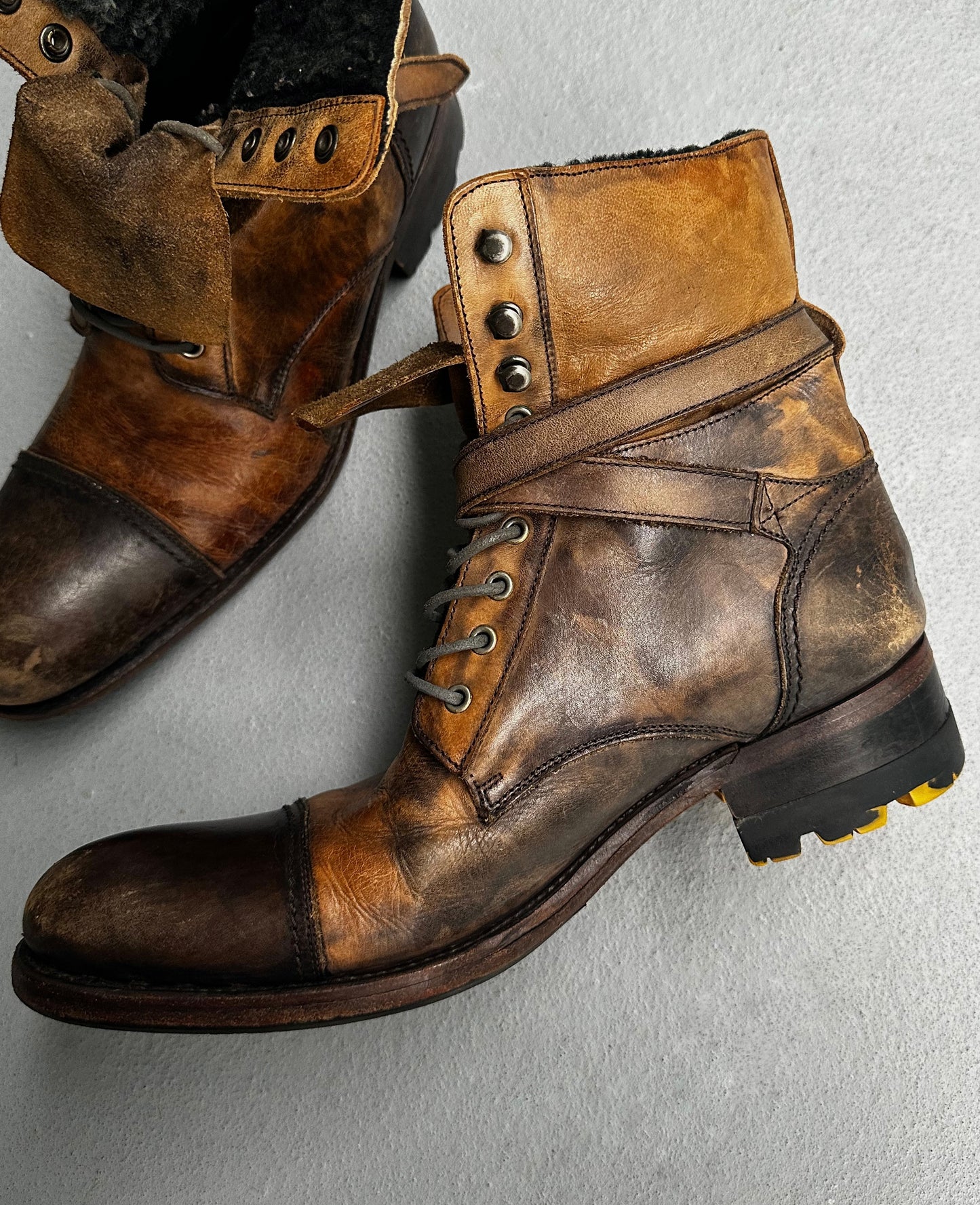 alfredoBANNISTER Early 00s Shearling Foldable Leather Strap Boots