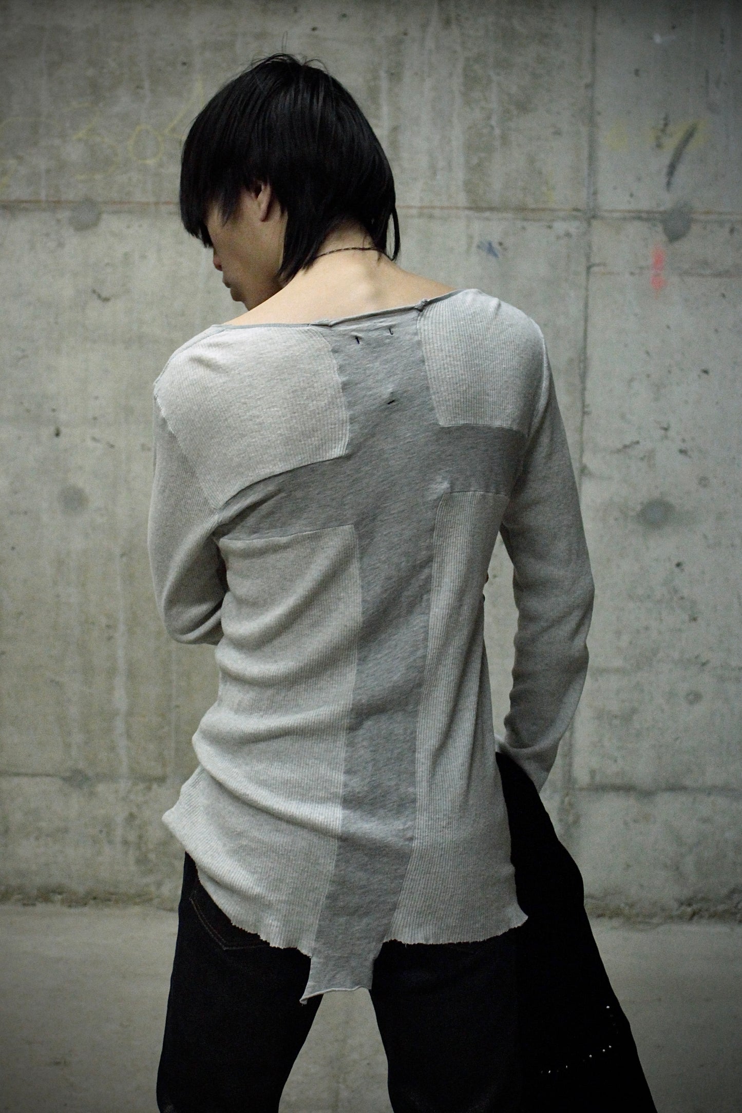 L.G.B. Early 00s 'NO. BACK CROSS/LSV/M YG1089' Deep V-neck Ribbed Raw Hem Long-sleeves detail | DRIEW GARMENTS