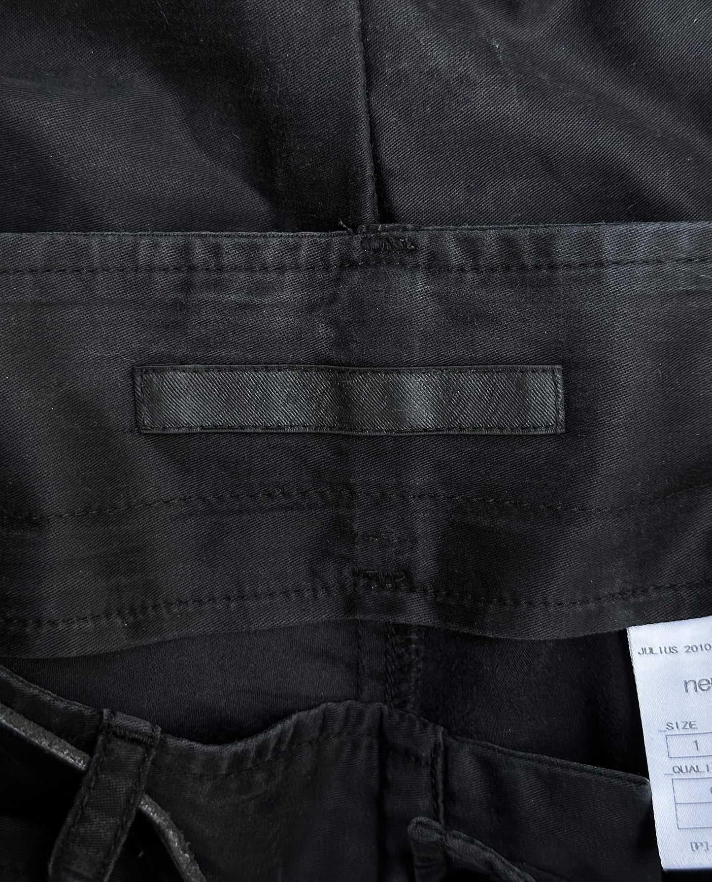 Julius_7 SS10 “neurbanvolker;” Slim-fit Gas-Mask Cargo Pants