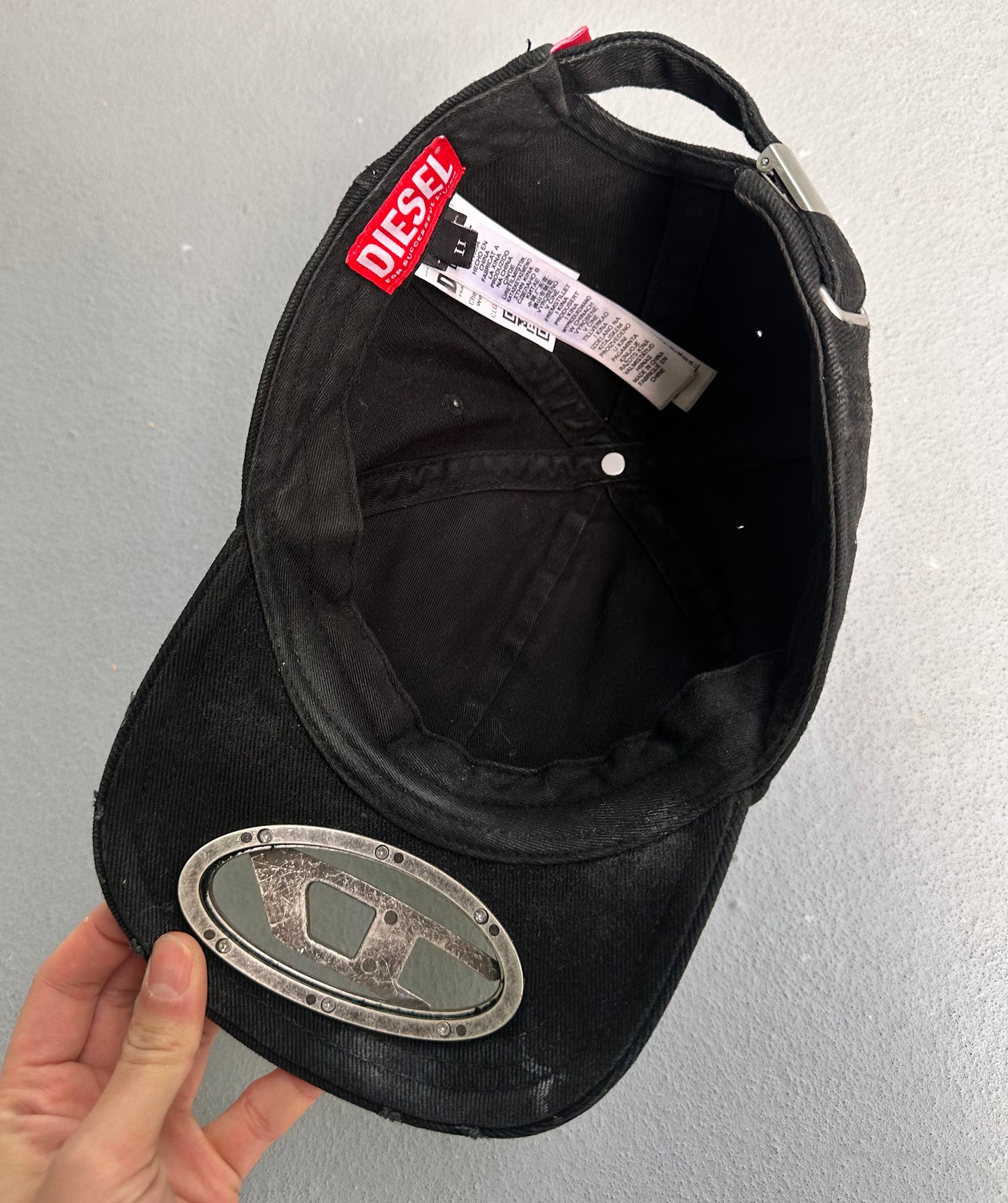 DIESEL by Glenn Martens ‘C-Beast-A1’ Distressed Mud-wash Metal Logo Plaque Cap