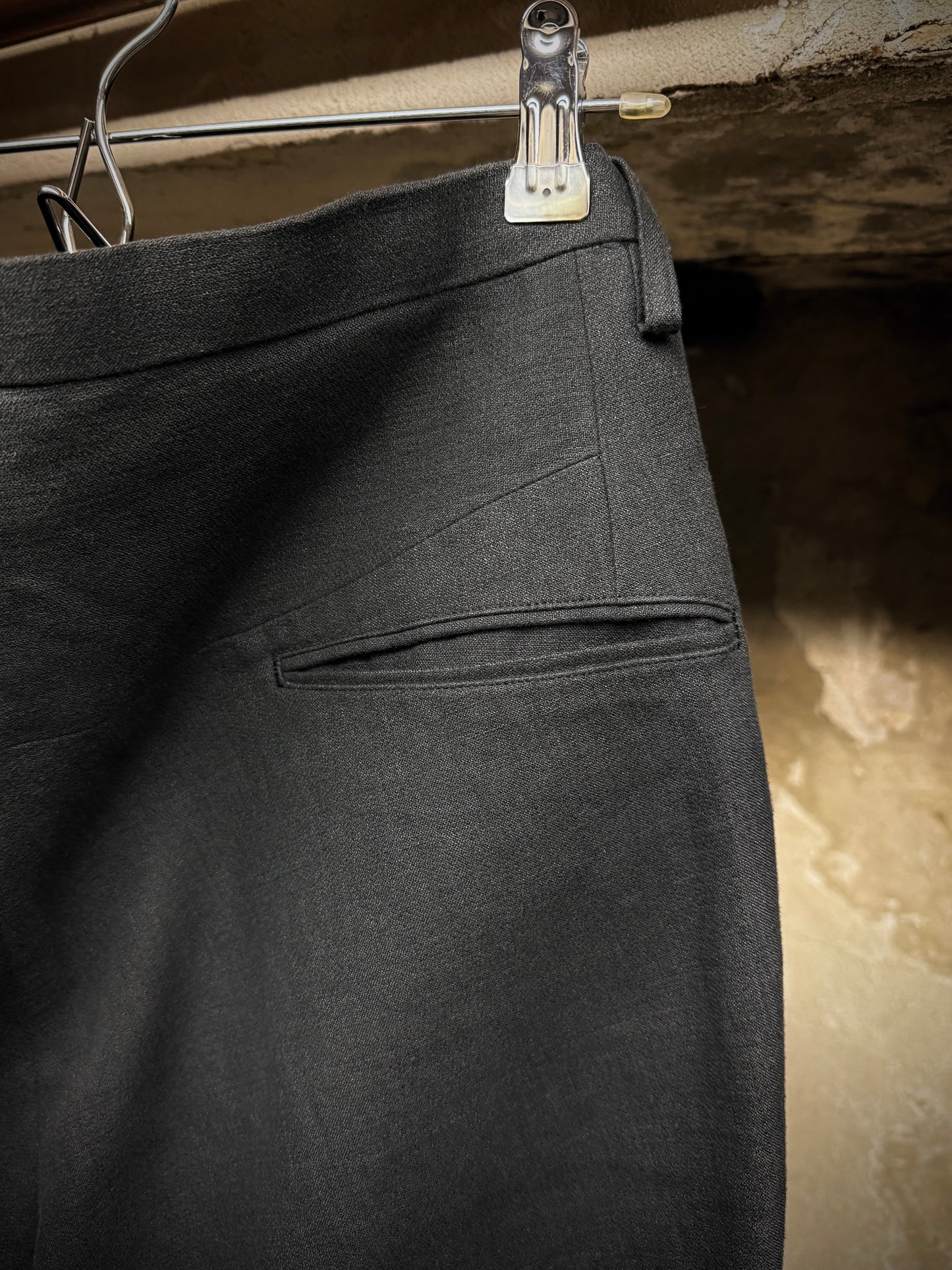 DEVOA SS24 Charcoal Grey Cotton Linen Twisted J-Cut Pants detail | DRIEW GARMENTS