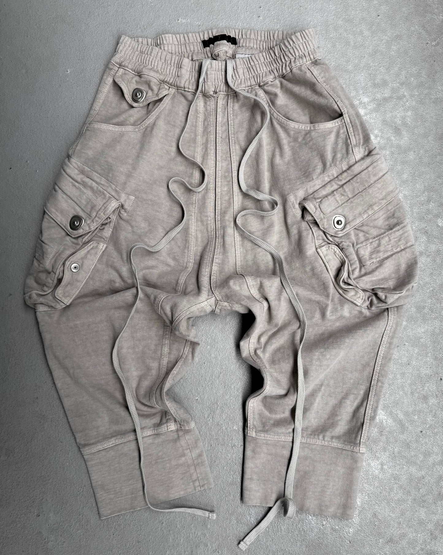 Julius_7 SS10 “neurbanvolker;” Drop-crotch Gas-Mask Cargo Shorts