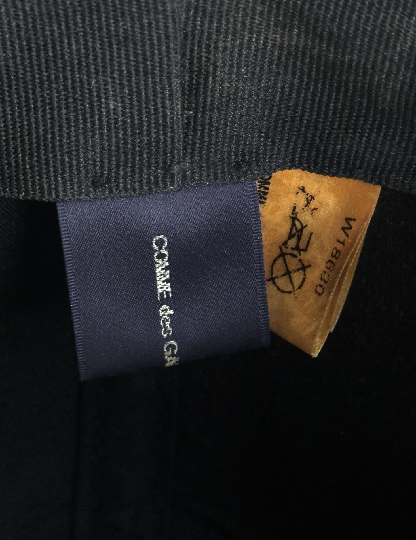 COMME des GARÇONS SHIRT Bowtie Bowler Hat