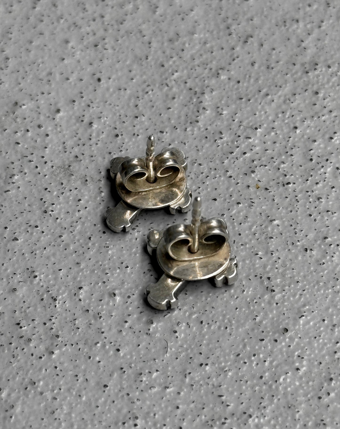 WERKSTATT:MÜNCHEN ‘M4551’ Studs Cross Silver Earrings