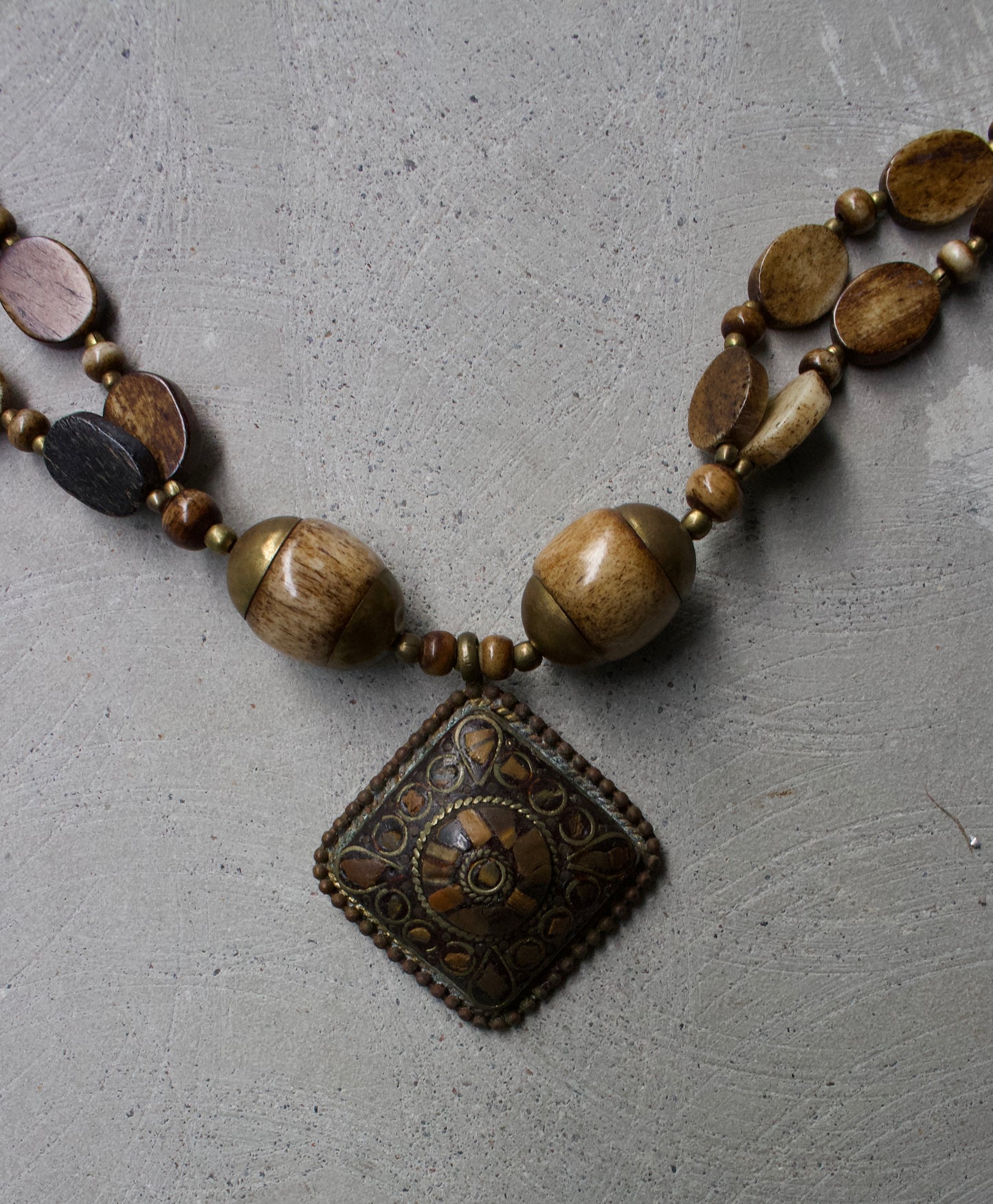 G.O.A Early 00s Beaded Wooden Pendant Necklace