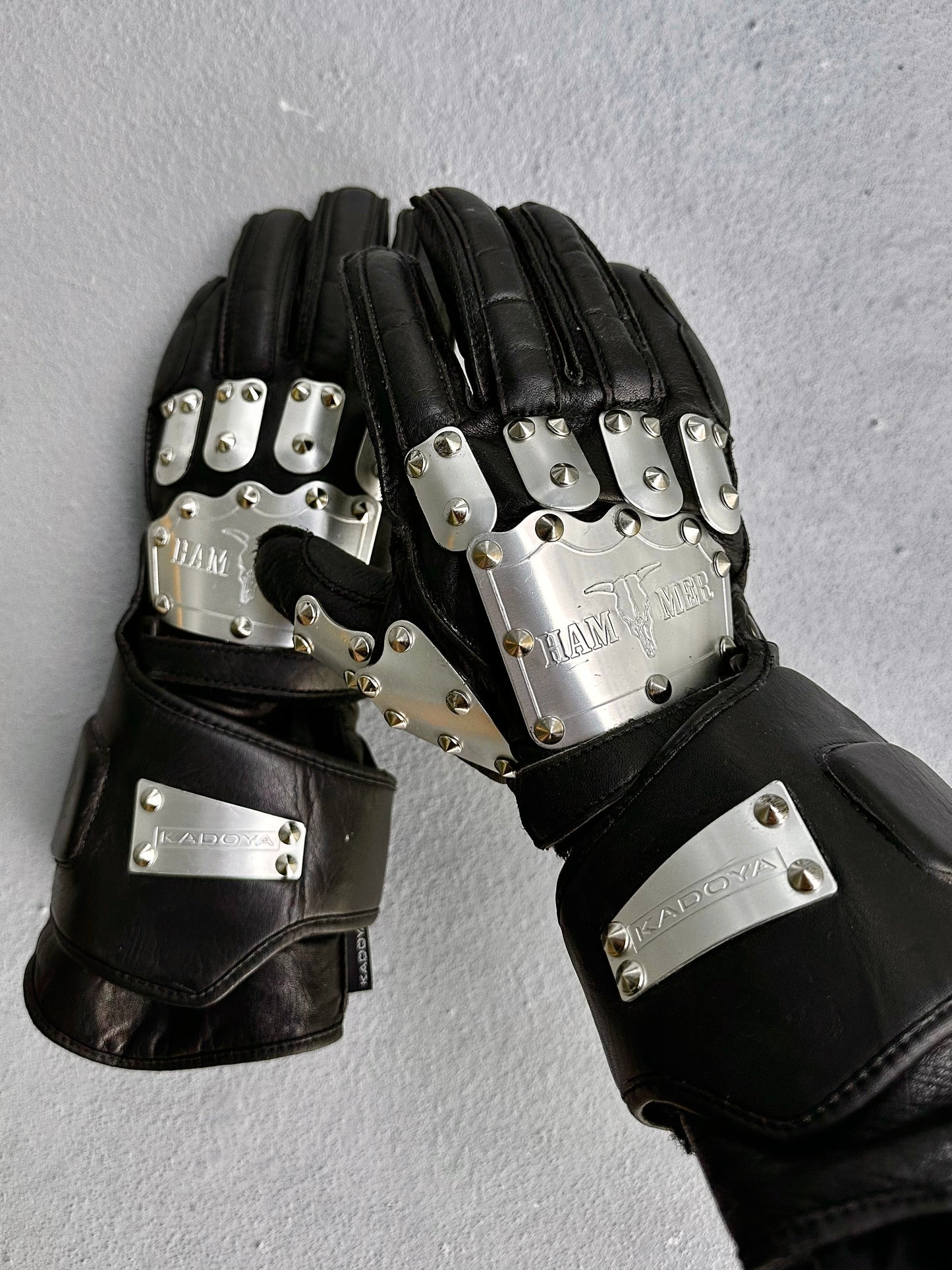 KADOYA 00s “HAMMER” Silver Studded Motorcycle Gloves
