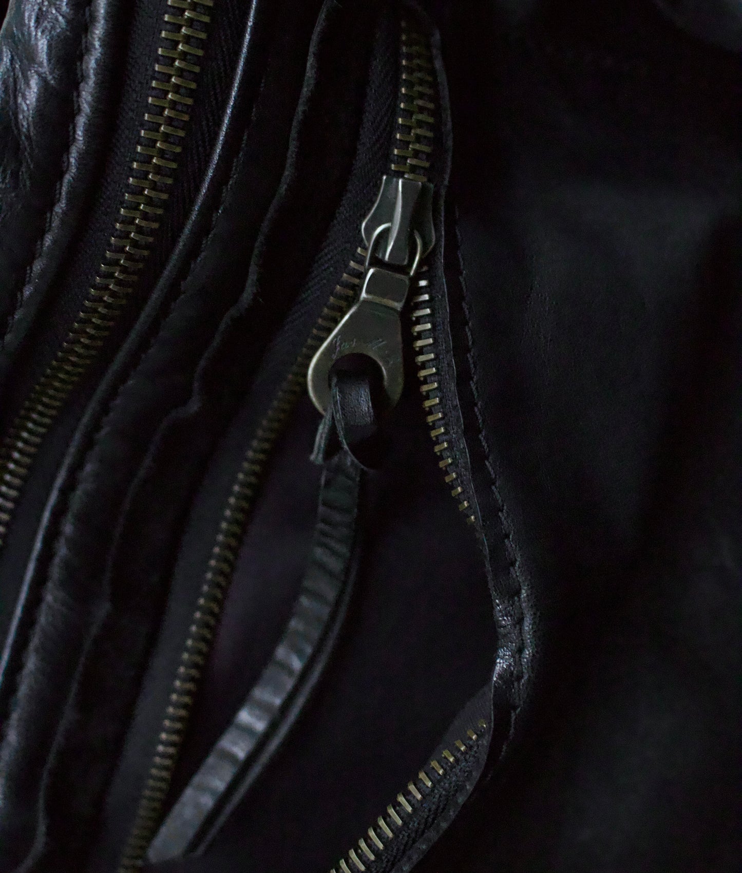 MiharaYasuhiro x Jas M.B SS09 Detachable Double-zip Steerhide Leather “Tank” Handbag