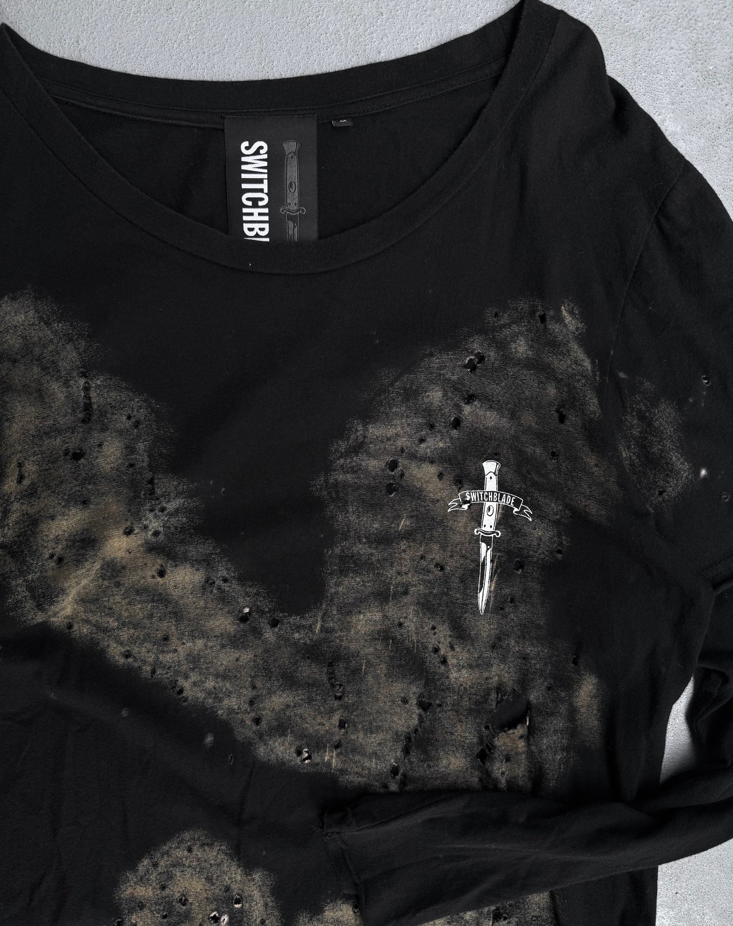 SWITCHBLADE Distressed Double Layer Long-sleeves