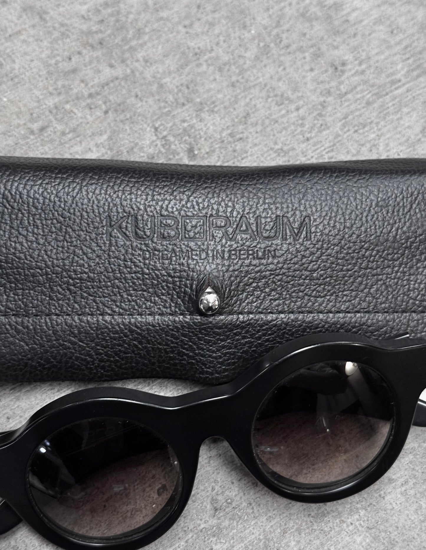 KUBORAUM Maske A1 Black Acetate Gradient Grey Sunglasses