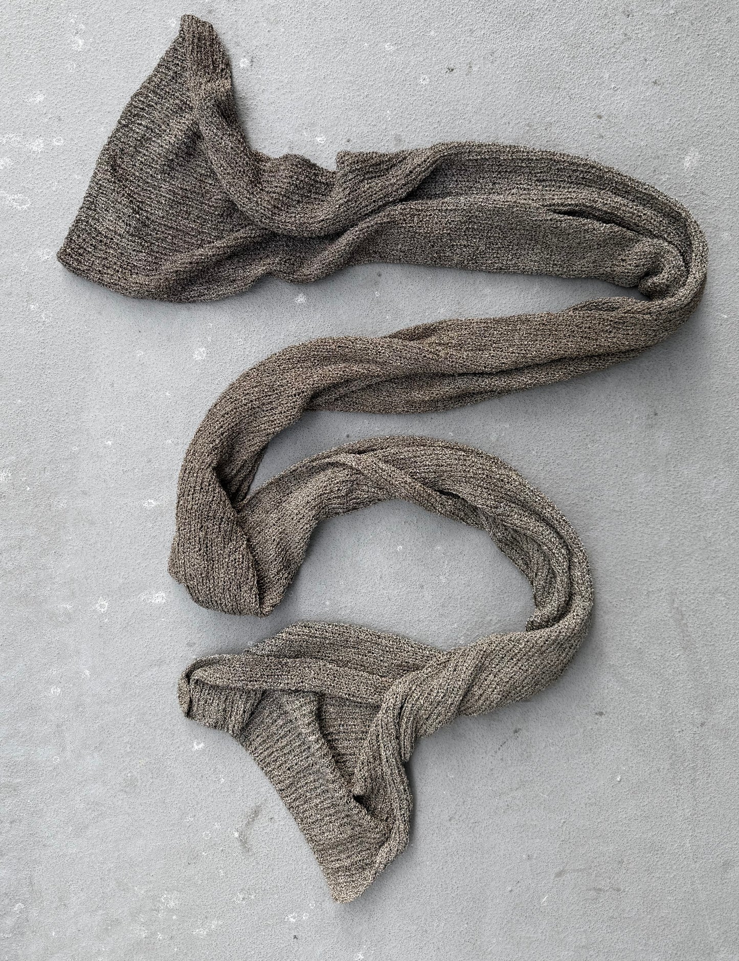 DEEPTI Collection °014-015 ‘K-008 925-925’ Real Silver Knitted Scarf detail | DRIEW GARMENTS