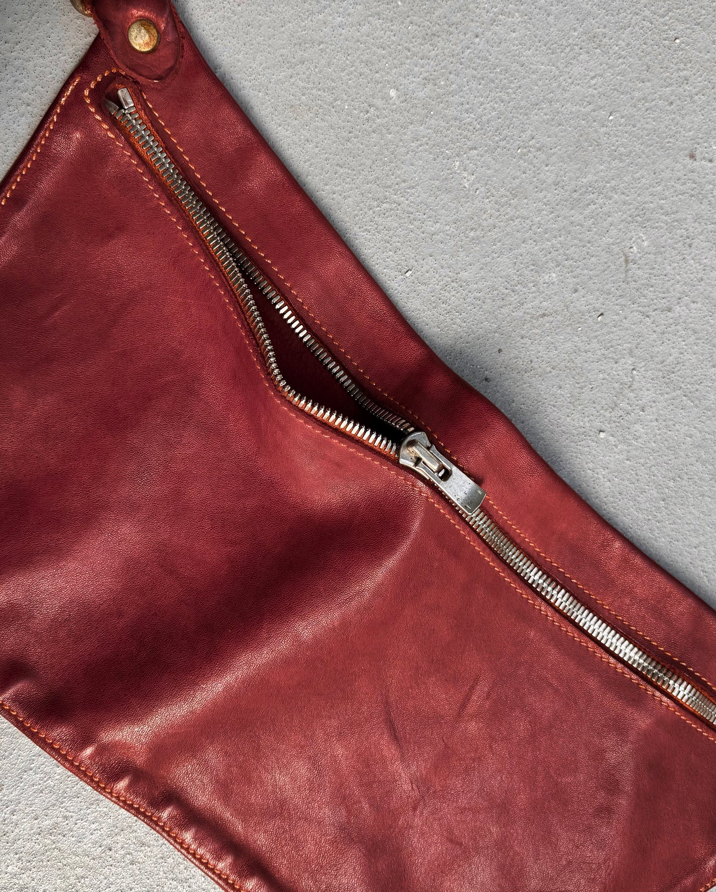 GUIDI ‘Q10M’ Red Full-grain Horse Leather Shoulder Bag