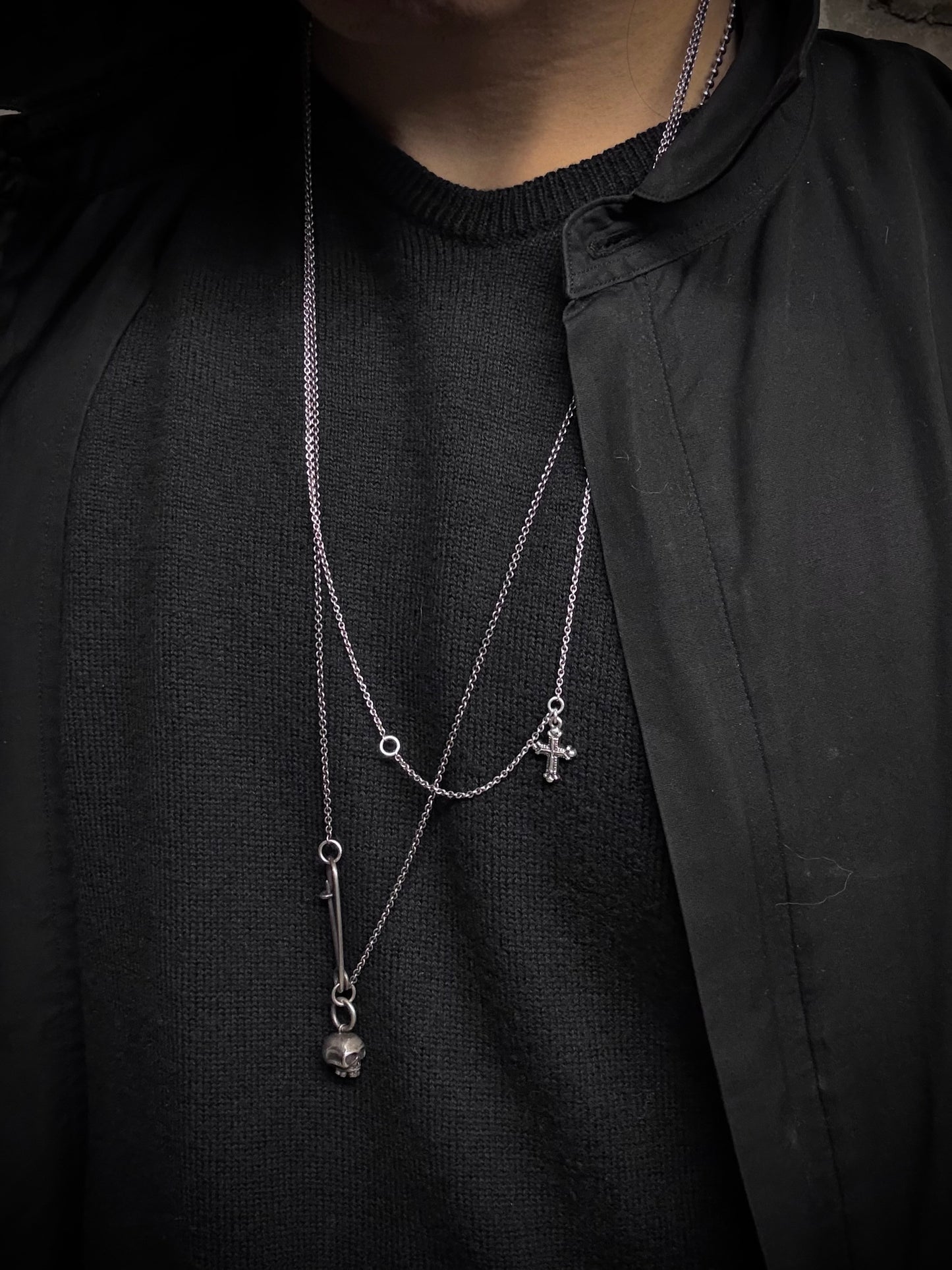 WERKSTATT:MÜNCHEN 'M3982SI' .925 Silver Safety Pin Skull Chain Necklace detail | DRIEW GARMENTS