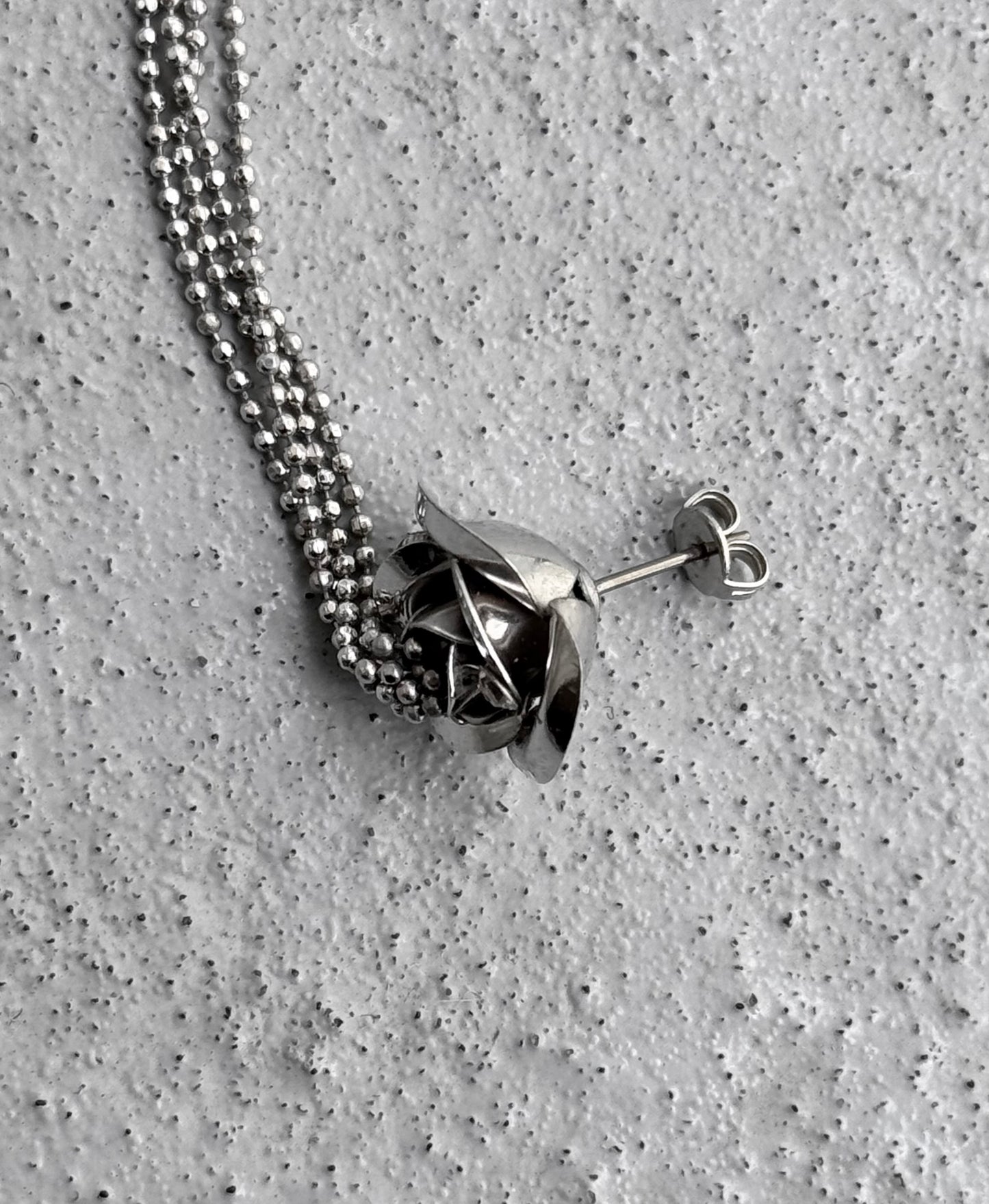 YOSHiKOCREATiON Early 00s Silver Flower Tassel Earrings