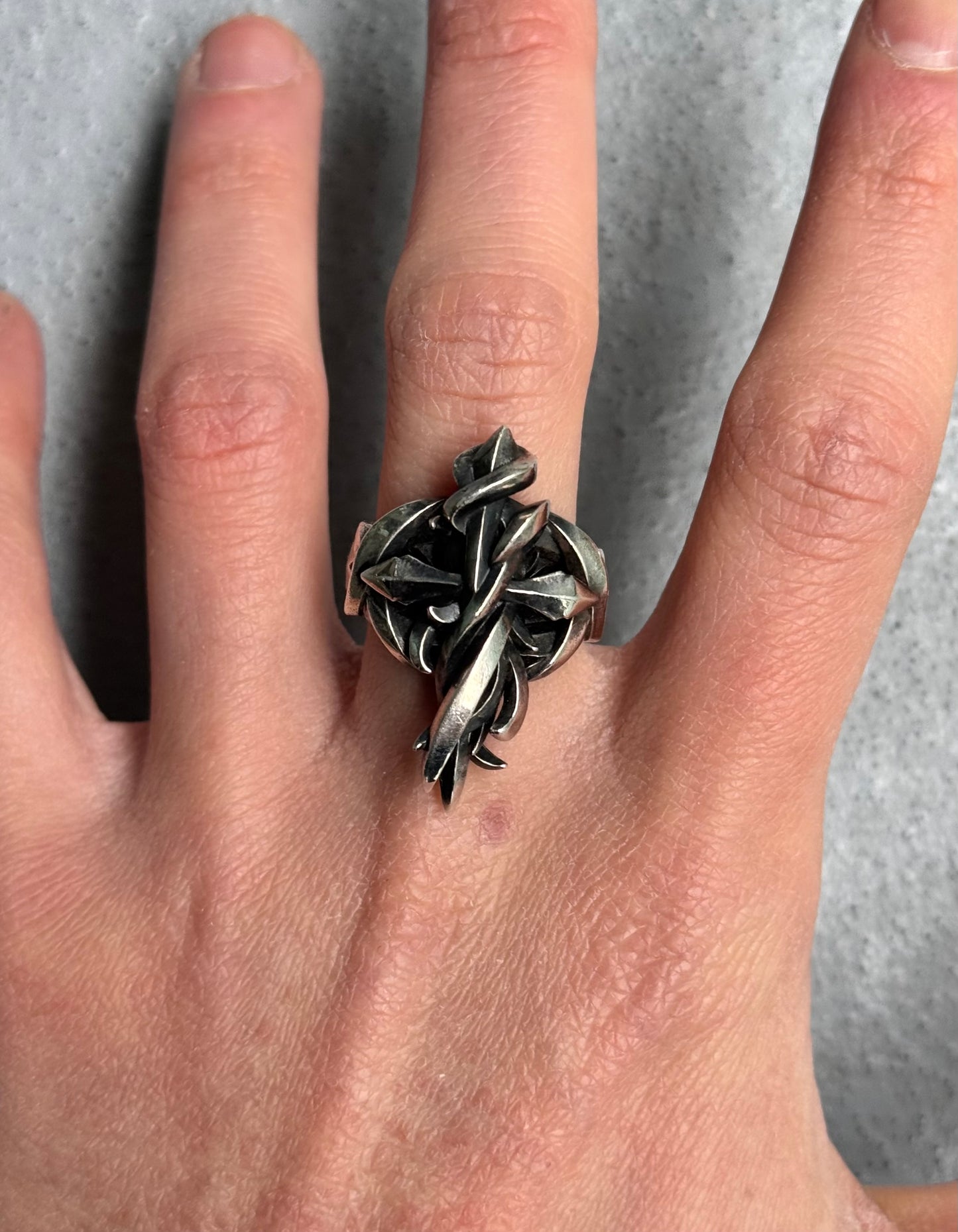 M’s COLLECTION (BLESS) Early 00s Dagger Cross Silver Ring