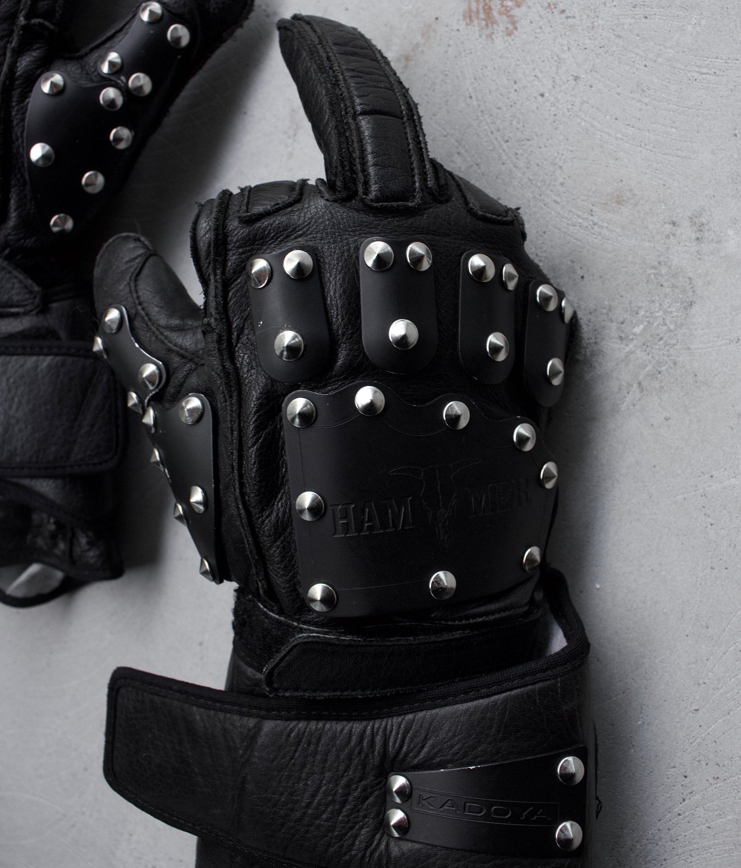 KADOYA 00s “HAMMER” Studded Motorcycle Gloves