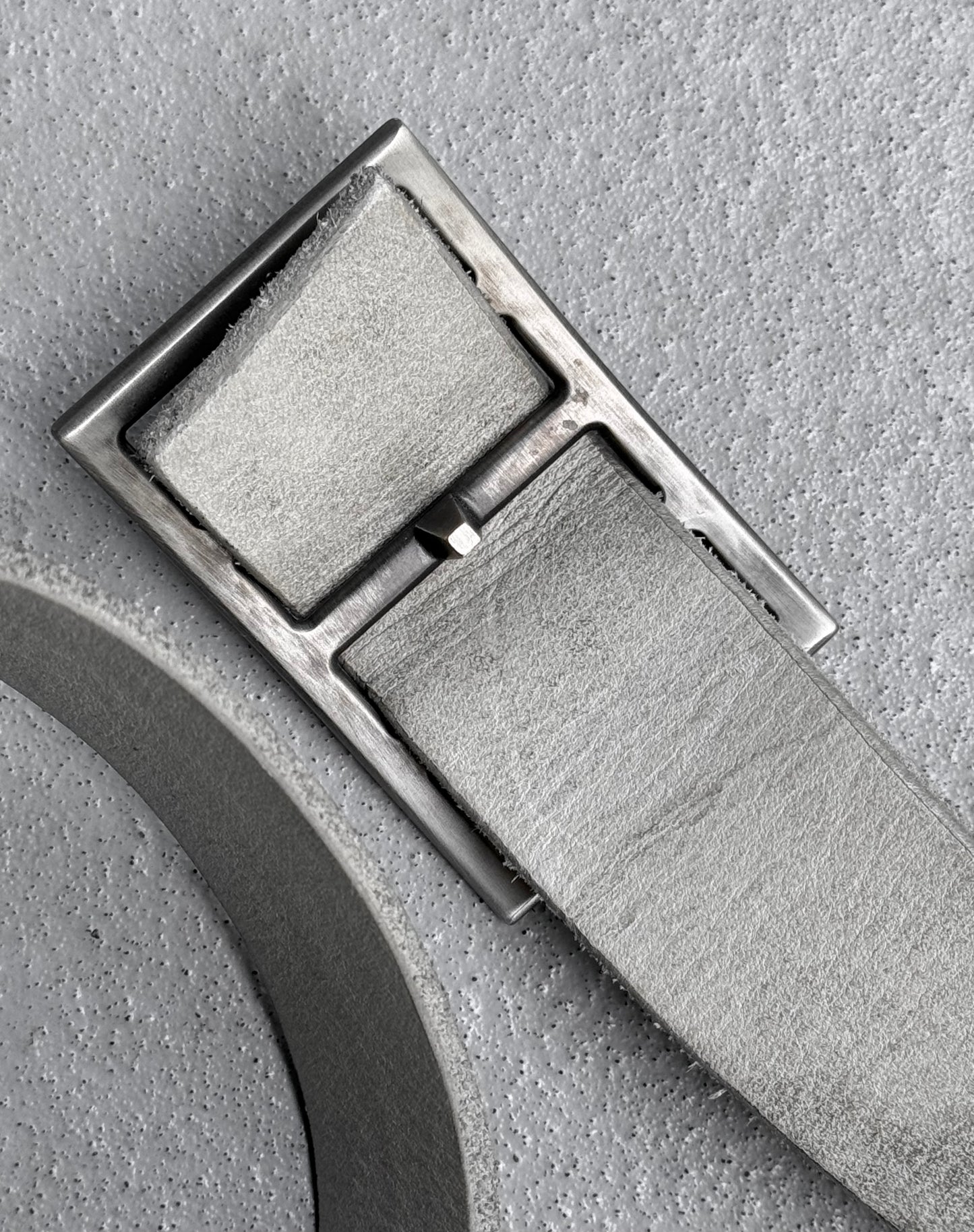 DEEPTI Collection °019-020 ‘LA-122’ Reversible Trigger Bovine Leather Belt