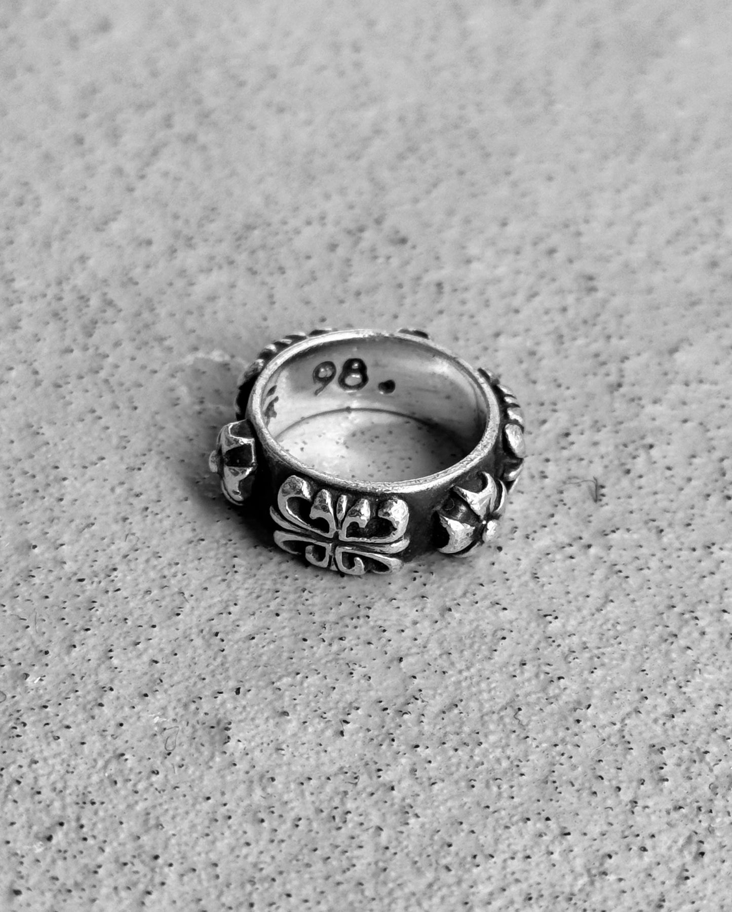 A&G Rock N’ Roll Couture Early 00s Vine Band Silver Ring