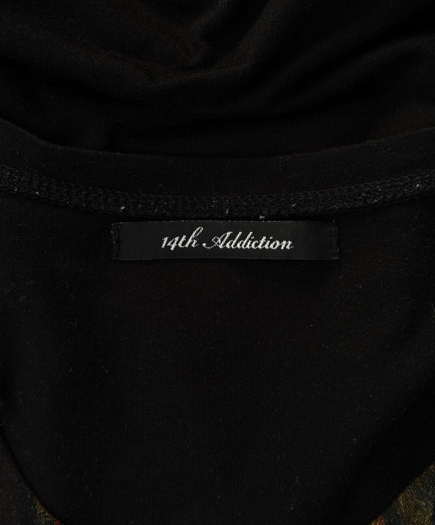 14th Addiction Early 00s ‘Feathers’ V-neck T-shirt