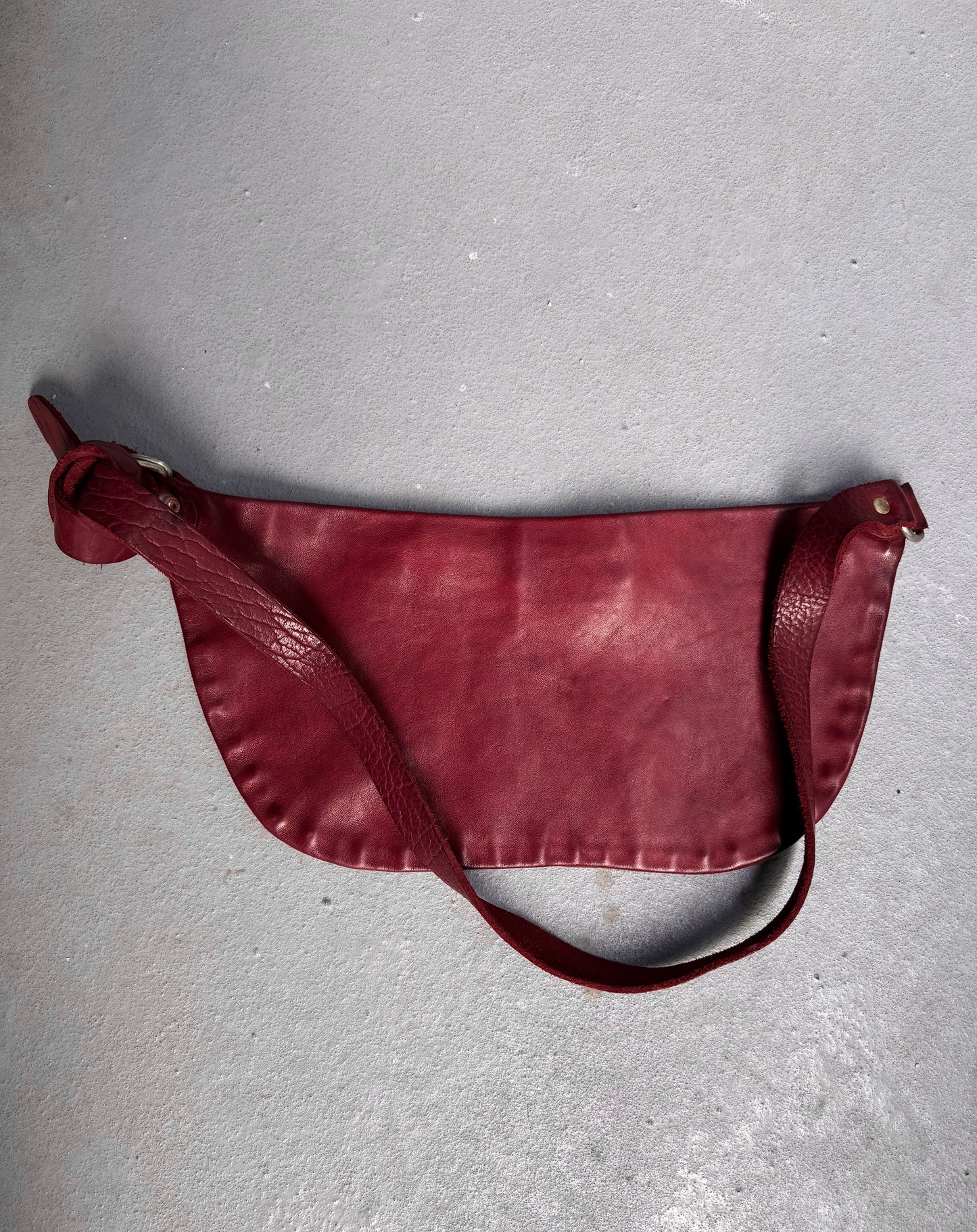 GUIDI ‘Q10M’ Red Full-grain Horse Leather Shoulder Bag