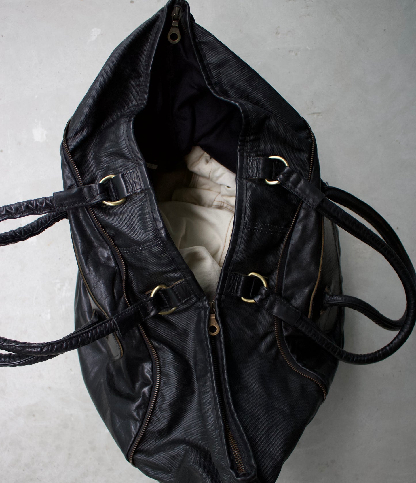 MiharaYasuhiro x Jas M.B SS09 Expandable Double-zip Steerhide Leather Handbag