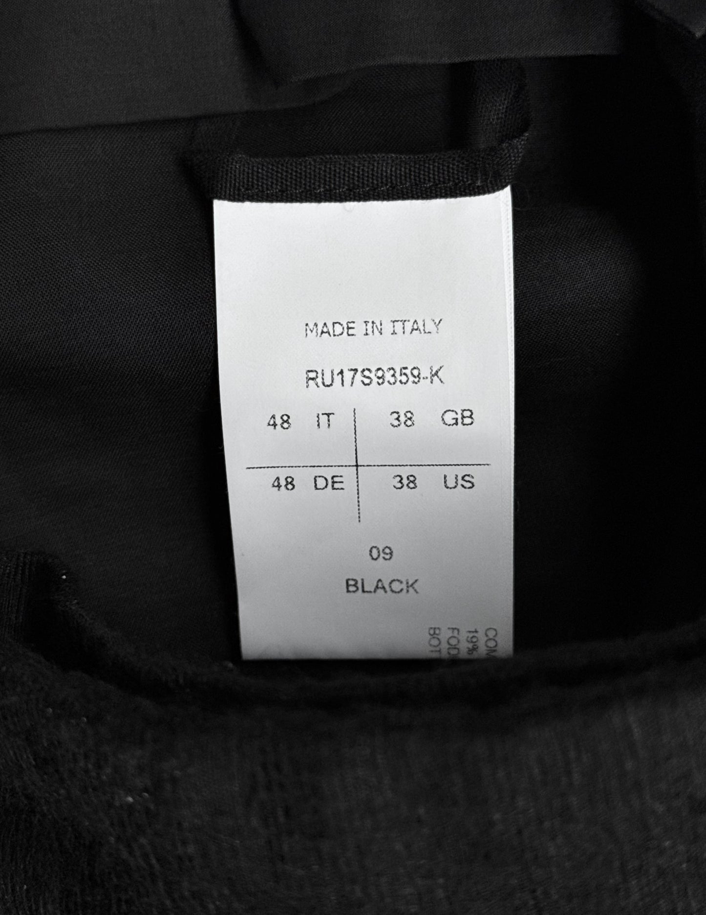 A pristine white label on black Rick Owens SS17 WALRUS Radiant Woven Cropped Pants reads MADE IN ITALY, code RU17S9359-K, sizes IT 48/US 32-33 Waist, and color 09 BLACK.