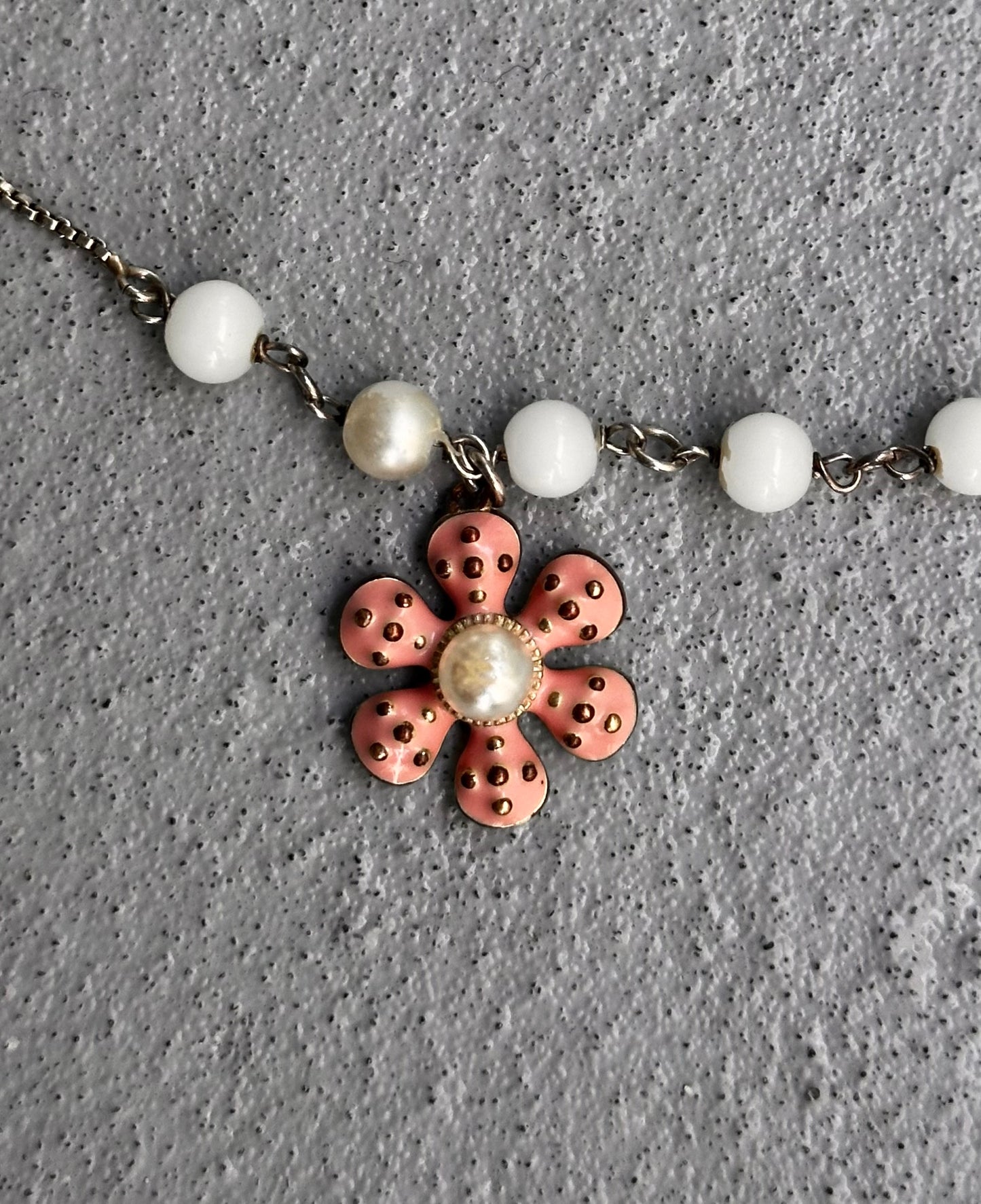 CHANEL Early 00s Mini-Flower Alloy Charms Pearl Necklace