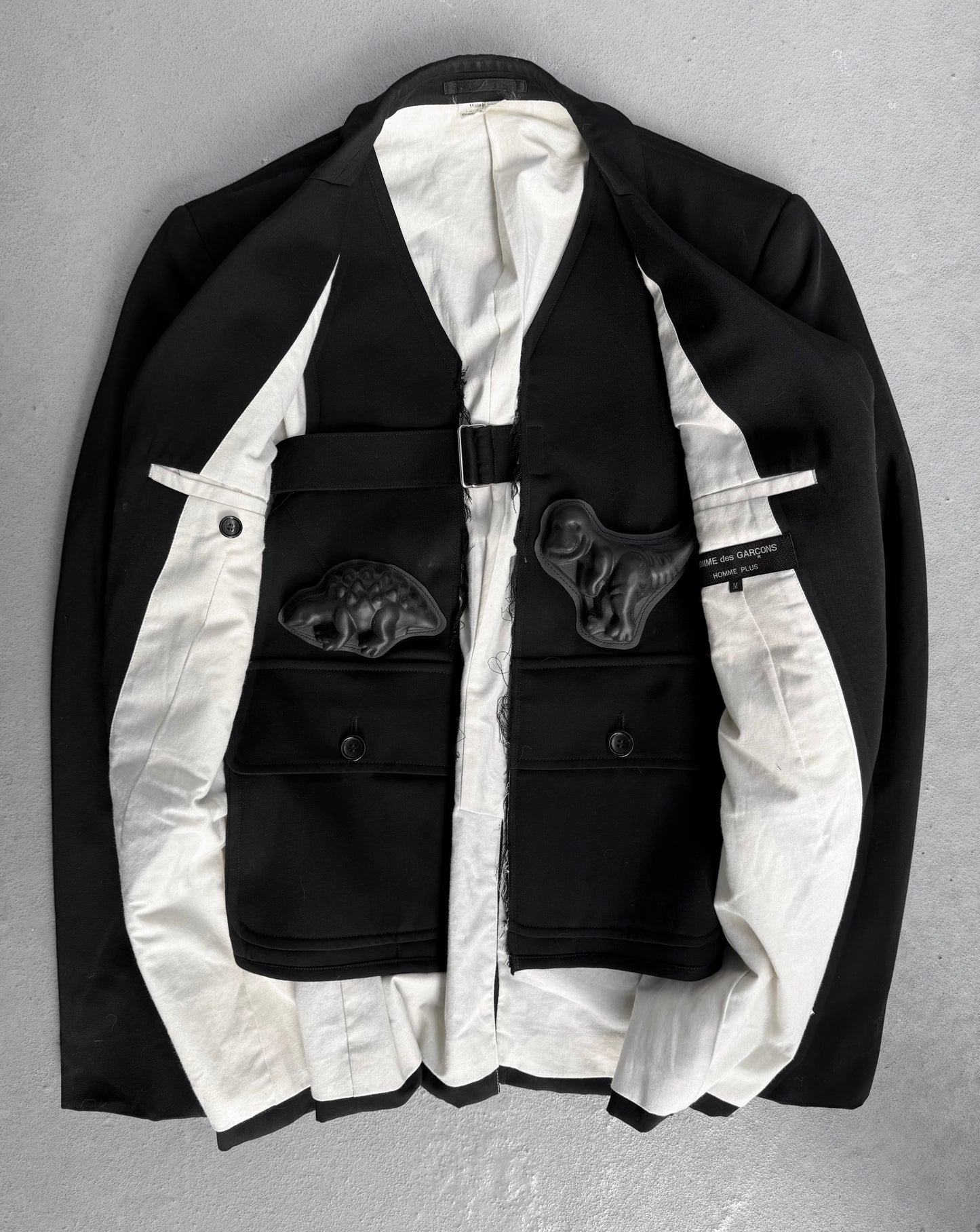 COMME des GARÇONS HOMME PLUS AW17 Rubber Dinosaur Double-Layered Blazer