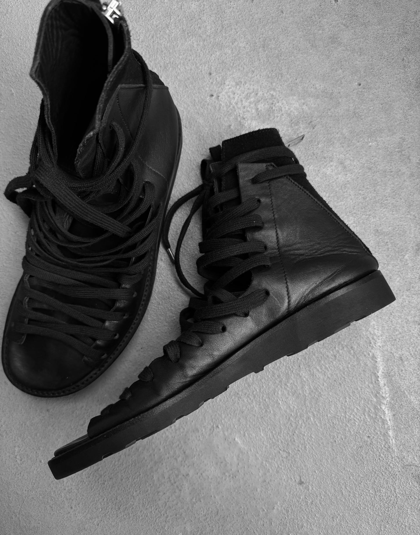 KRISVANASSCHE Early 00s Gladiator Megalace Sandals