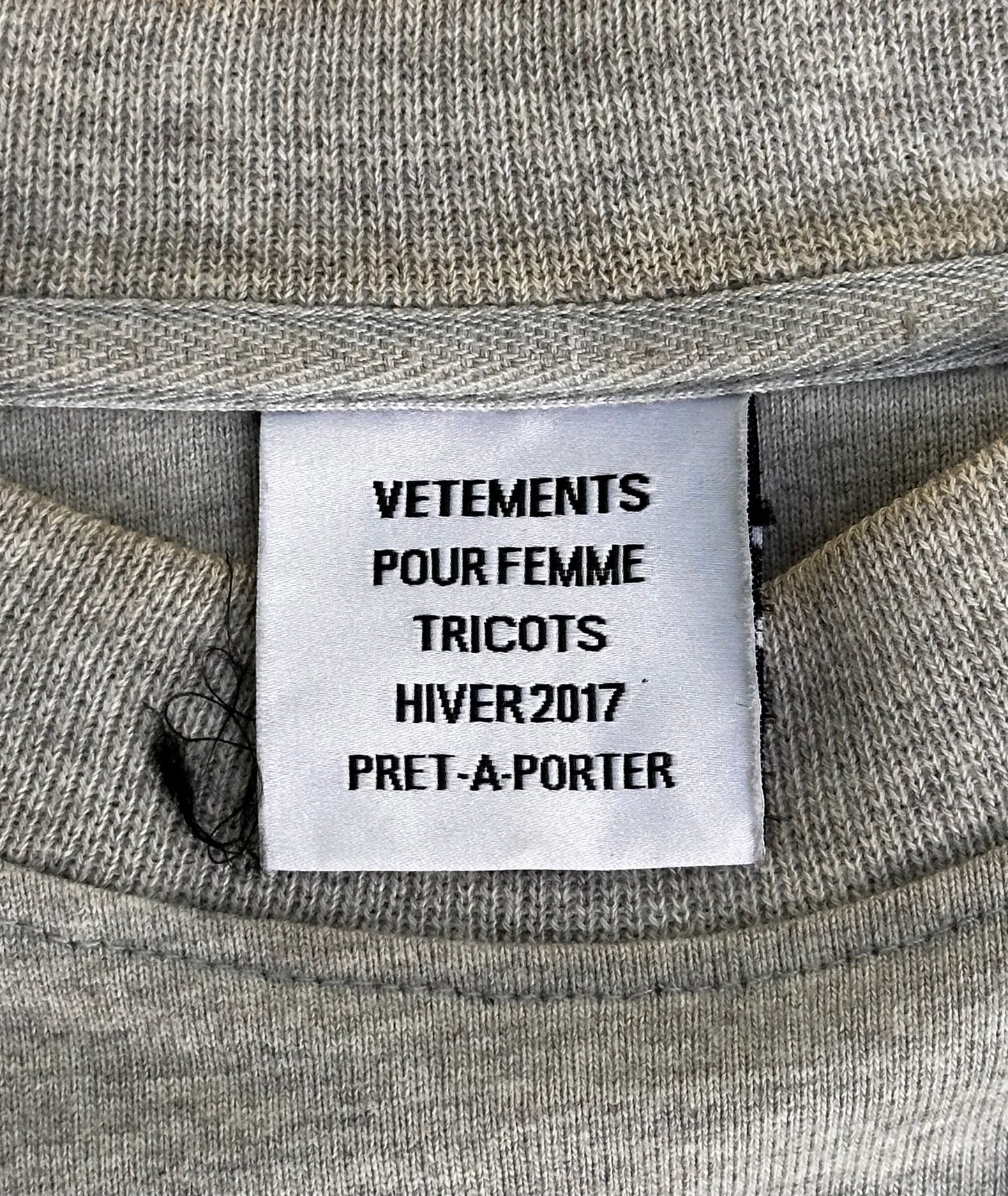VETEMENTS AW17 “Eleven Inch Gun Club” Graphic Shoulder-Padded T-shirt