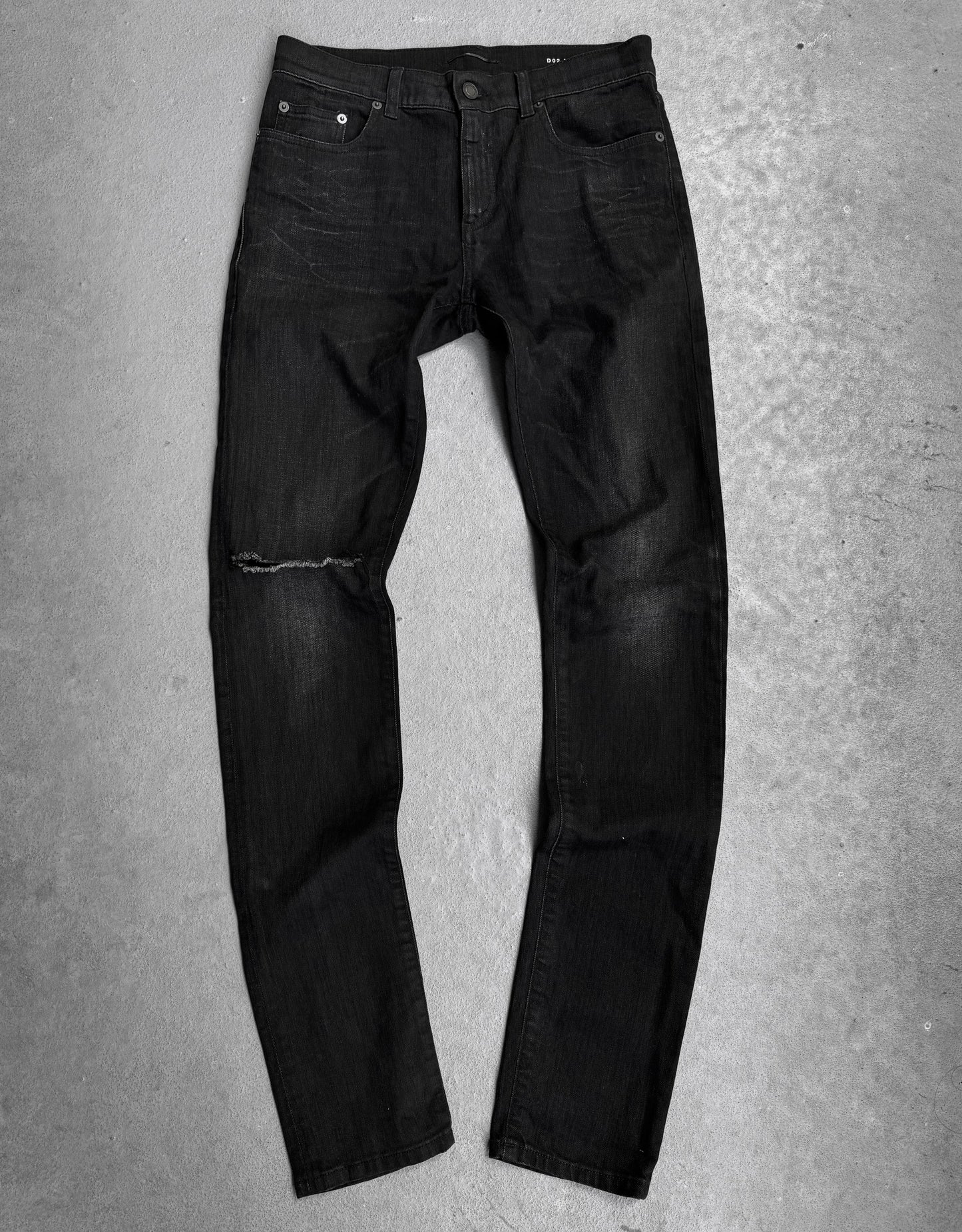 Saint Laurent Paris AW16 Black ‘D02’ One Knee Slit Skinny Denim