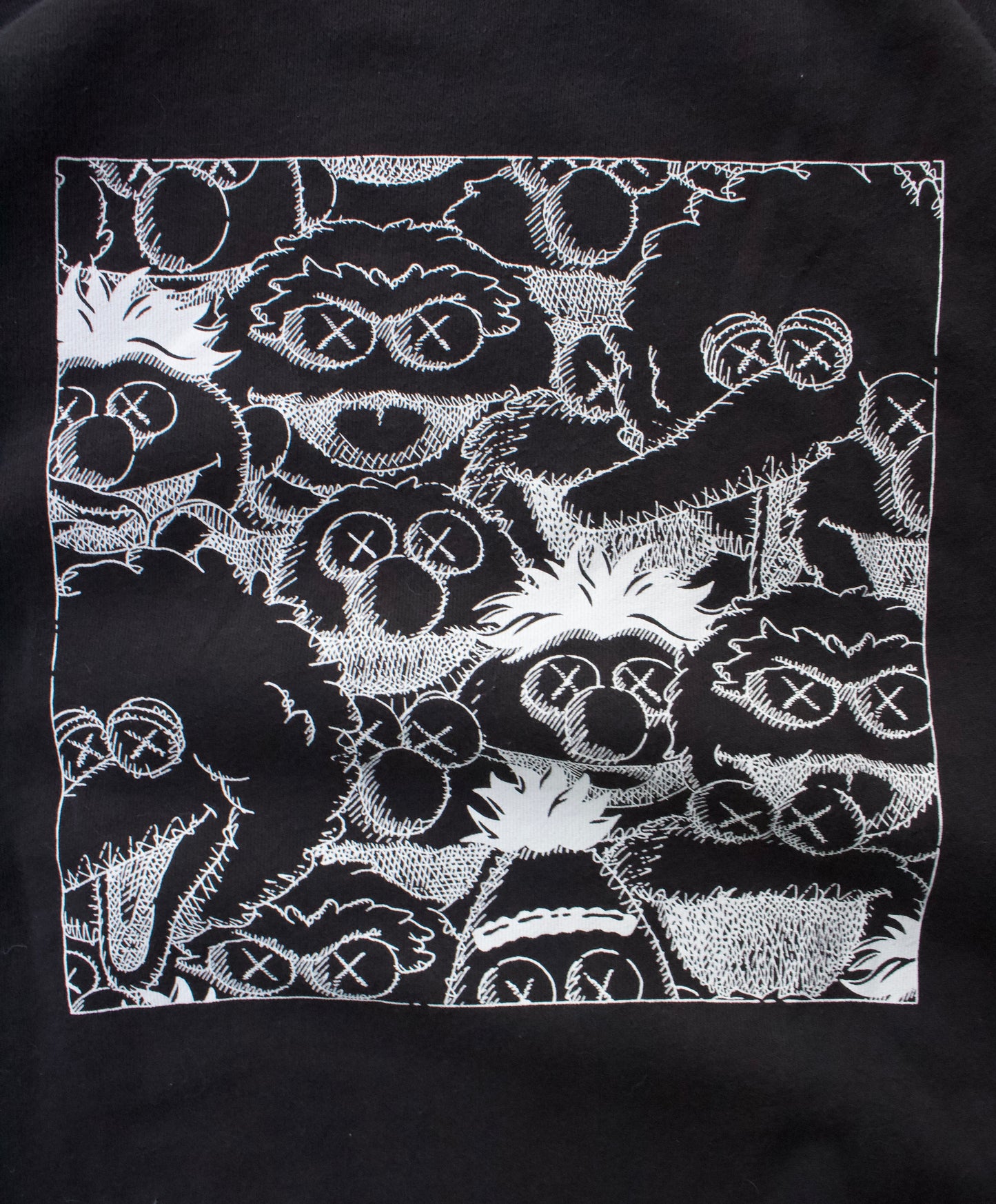 Uniqlo x KAWS ‘Sesame Street’ Family Photo Graphic Printed Crewneck