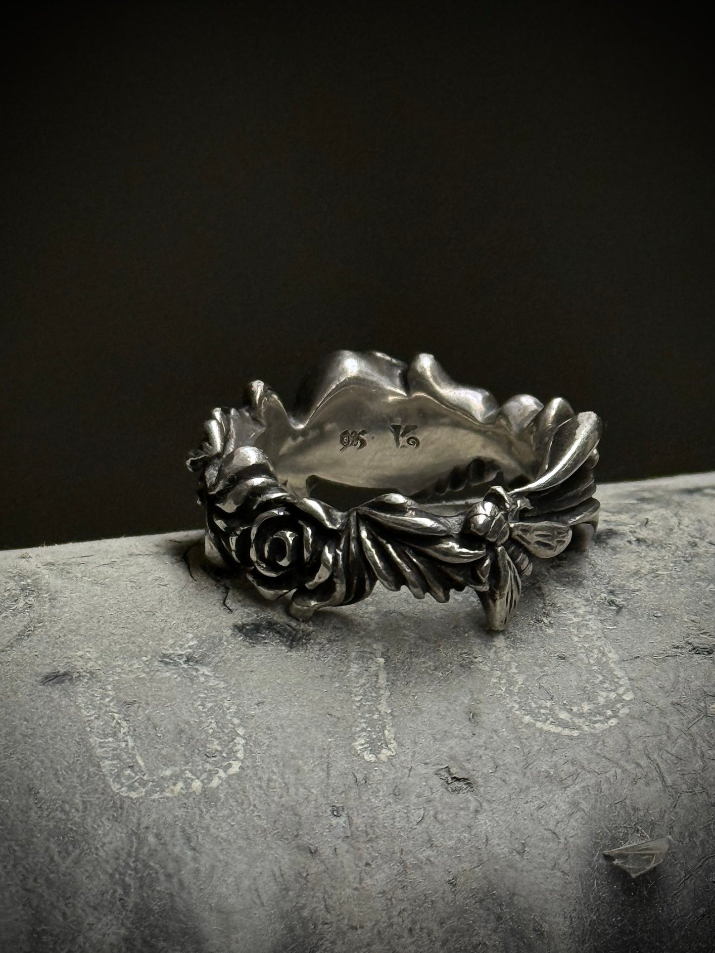WERKSTATT:MÜNCHEN 2010s .925 Silver Skull Fly Flower Ring (Older Model) detail | DRIEW GARMENTS