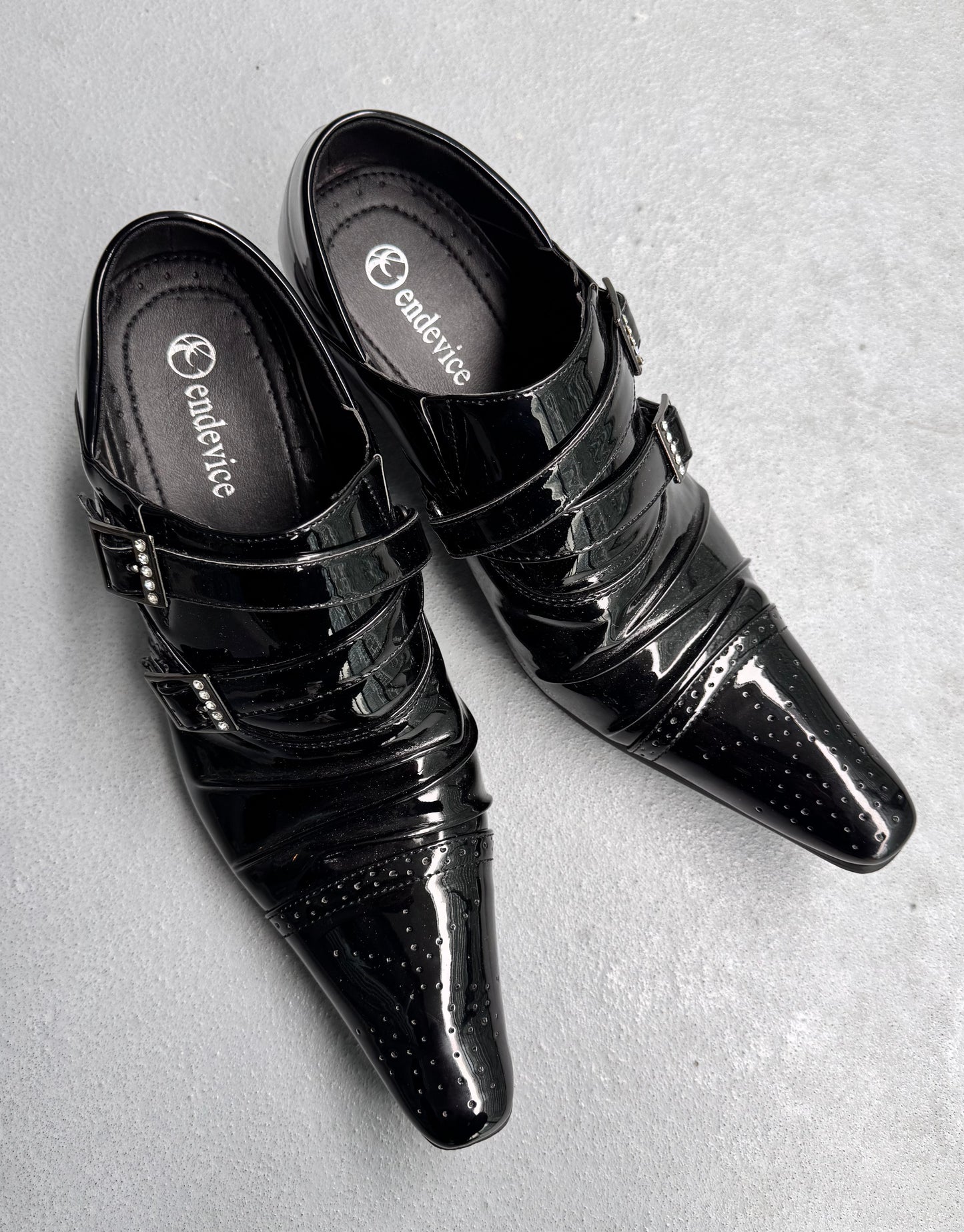 endevice Early 00s Pointy Toe Runched Leather Derbies