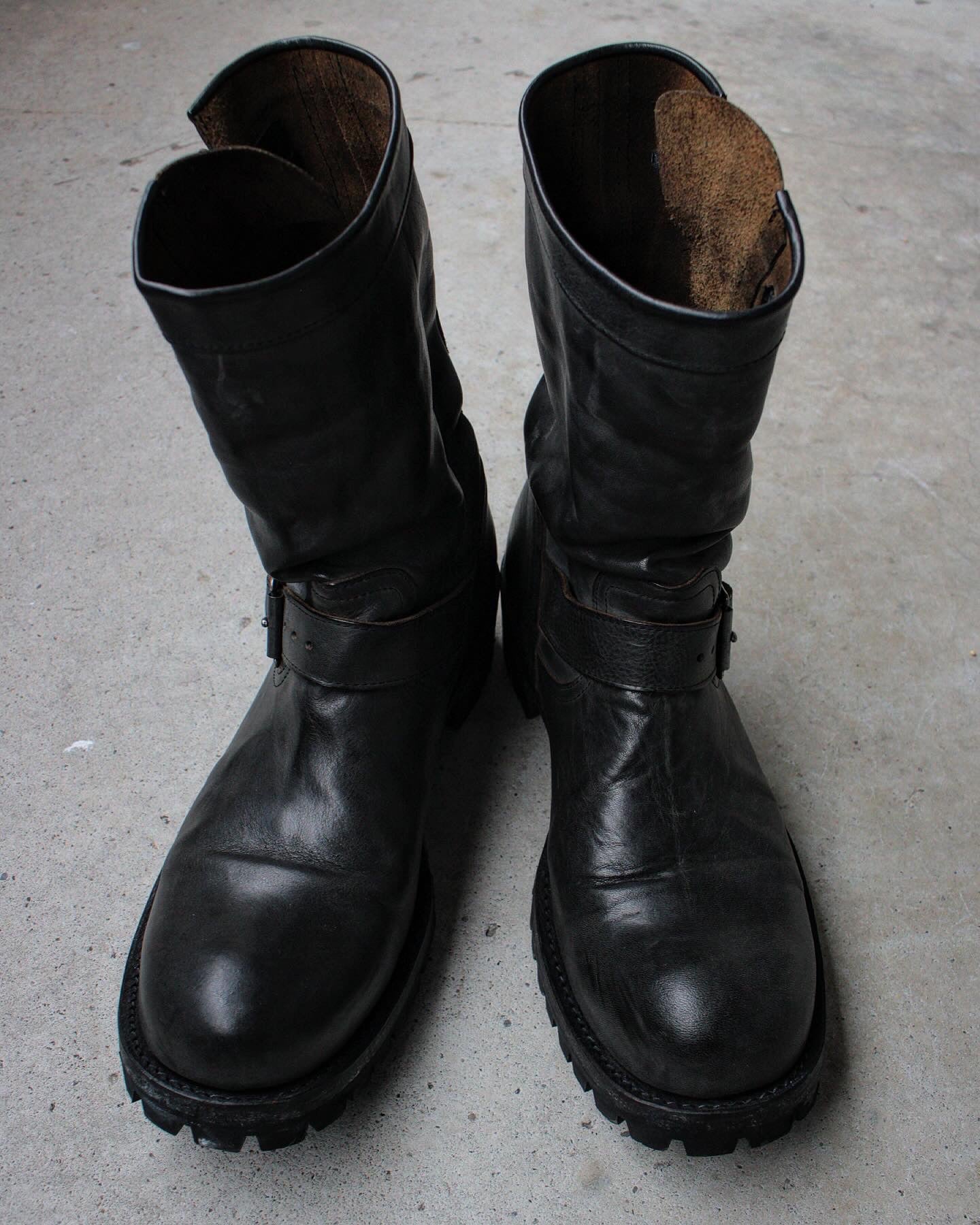 ATTACHMENT by Kazuyuki Kumagai 00s Garment-Dyed Distressed Leather Engineer Boots
