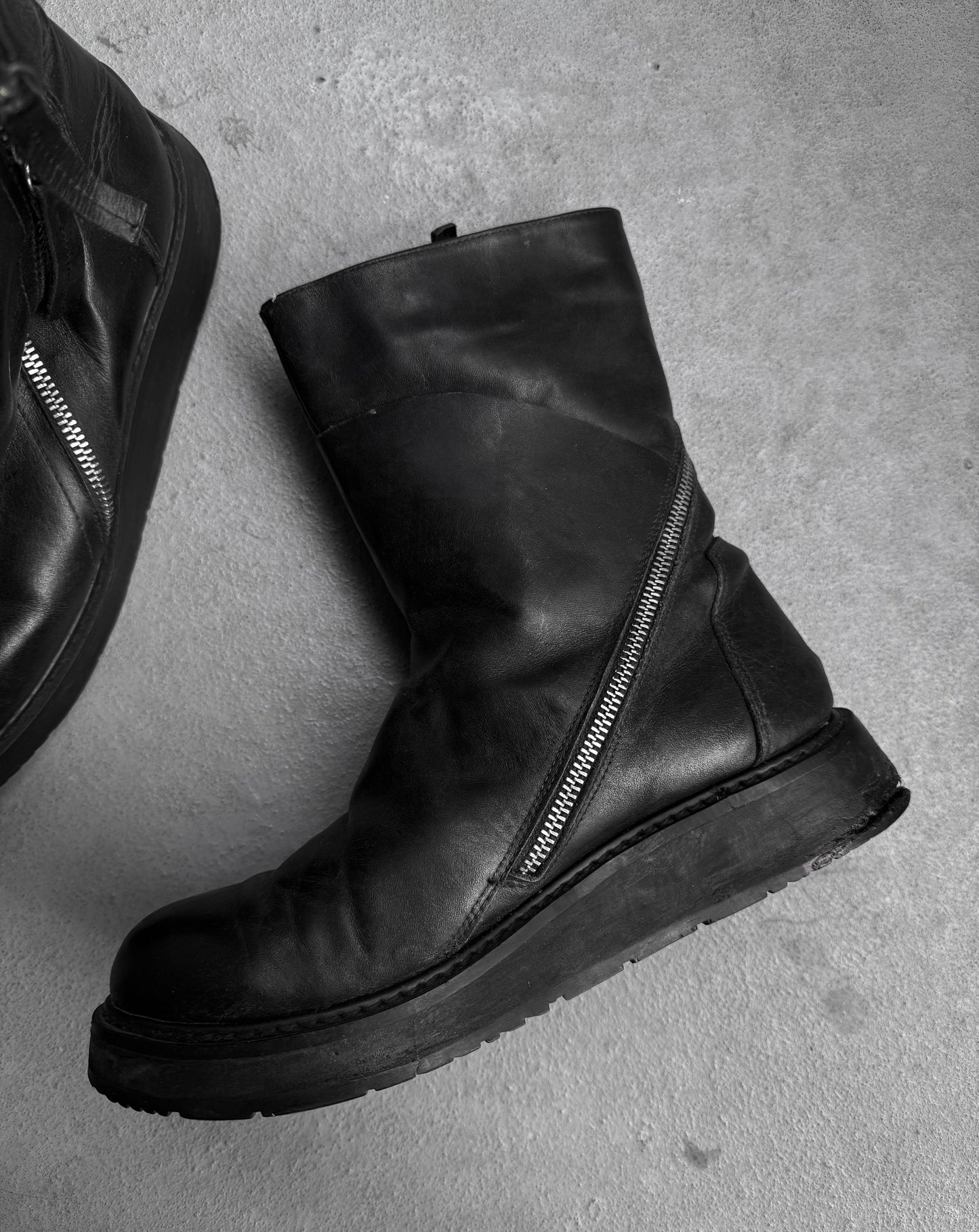 Cinzia Araia Early 00s Spiral Zip Leather Creeper Boots