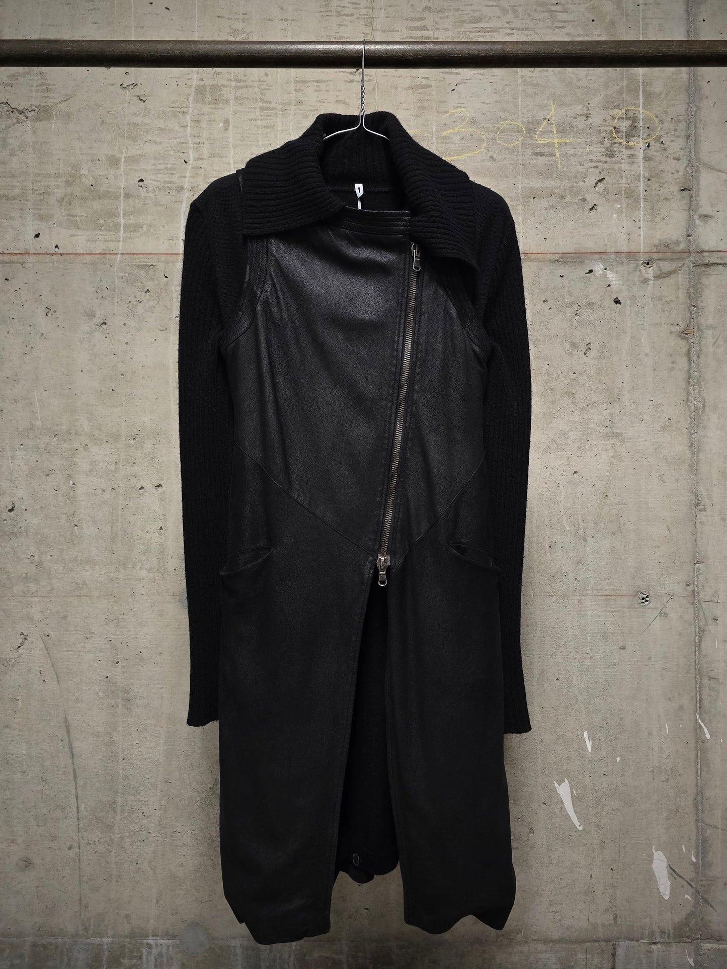 MASNADA Detachable Blistered Lamb Leather Asymmetric Zip Vest Wool Long-sleeves