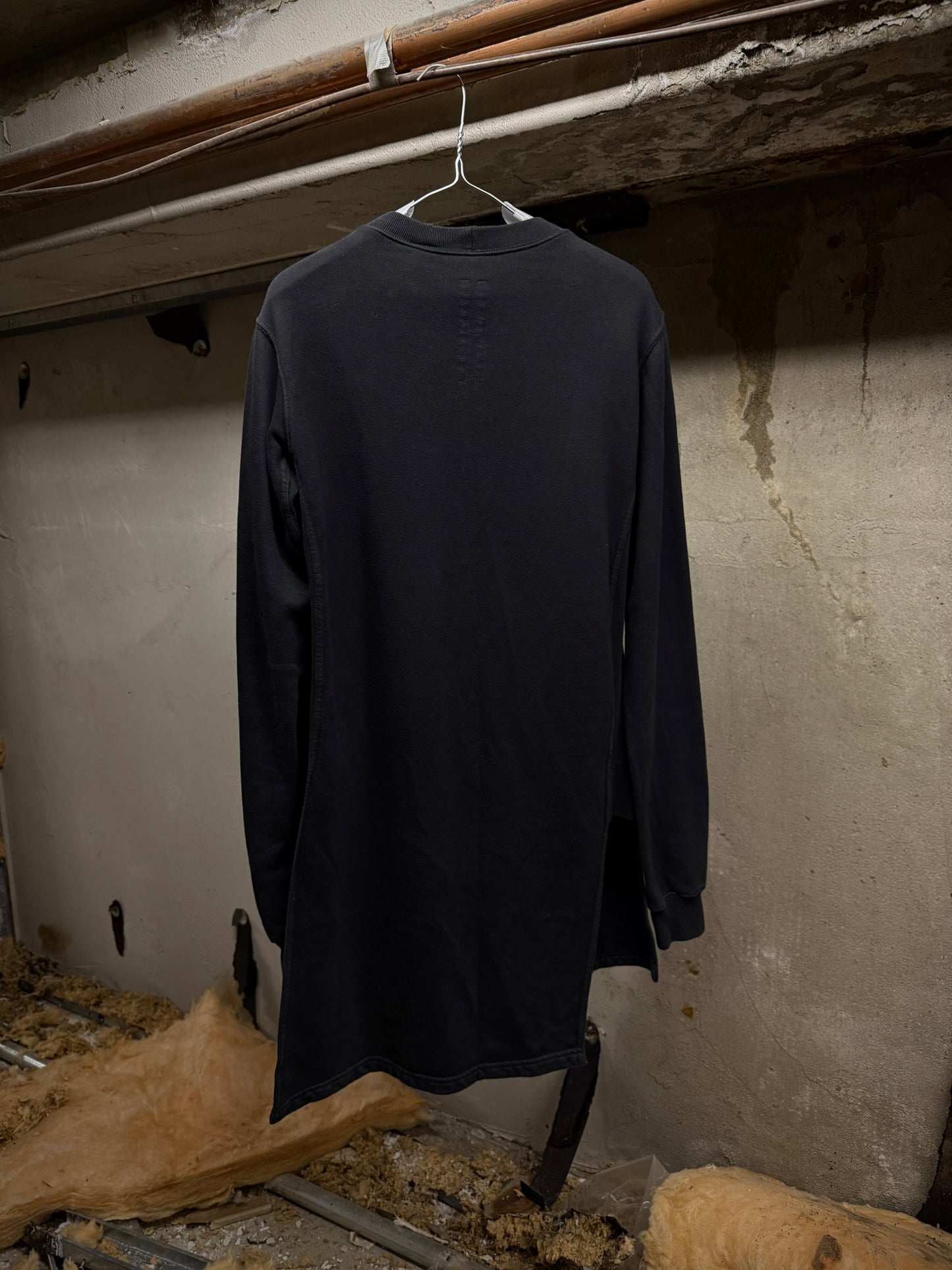 Rick Owens DRKSDHW AW07 "EXPLODER" Asymmetric Split Hem Long-sleeves Jumper detail | DRIEW GARMENTS