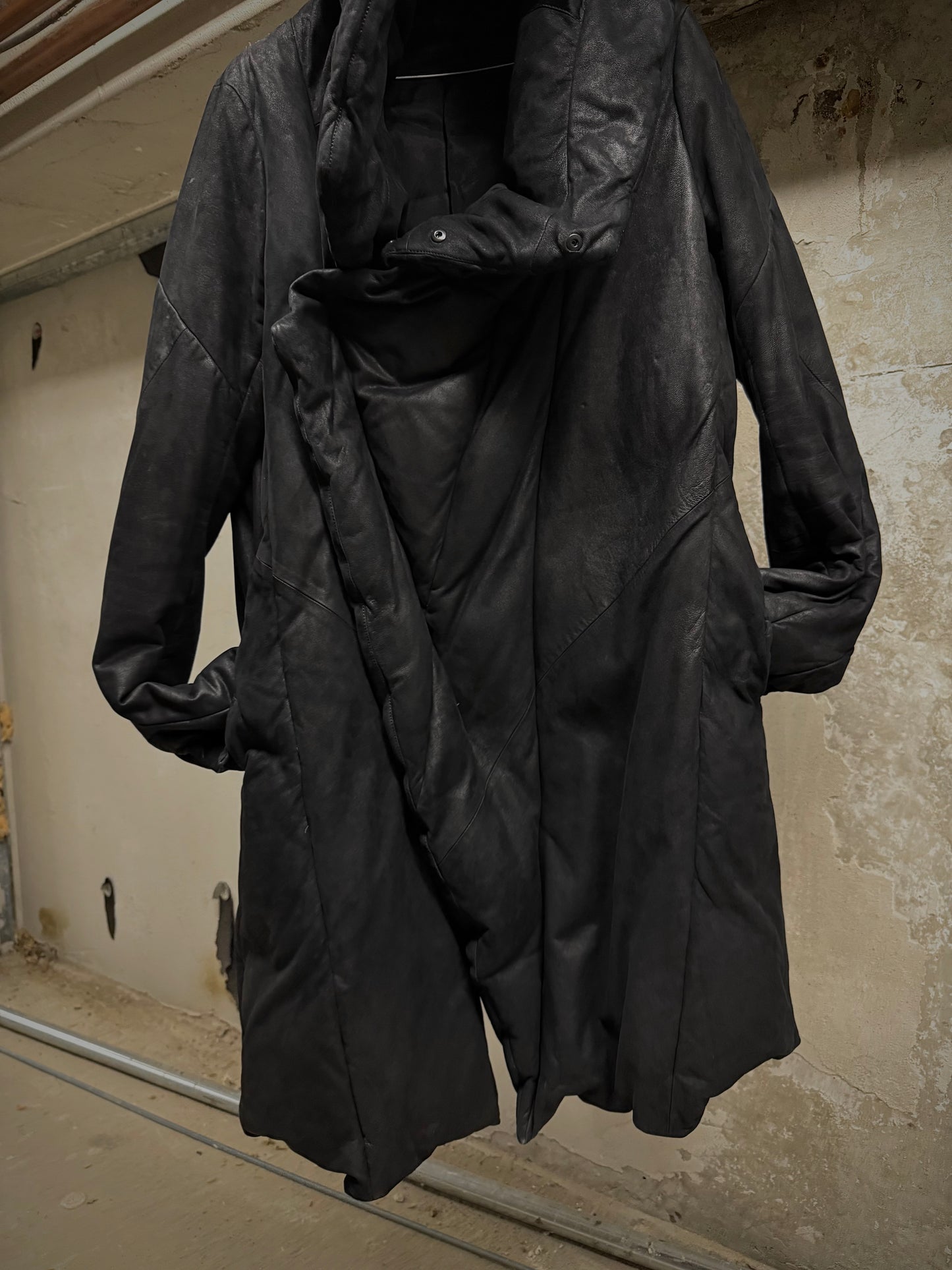 Julius_7 AW15-16 "sphere;" Hooded Lamb Nubuck Leather Down Puffer Jacket